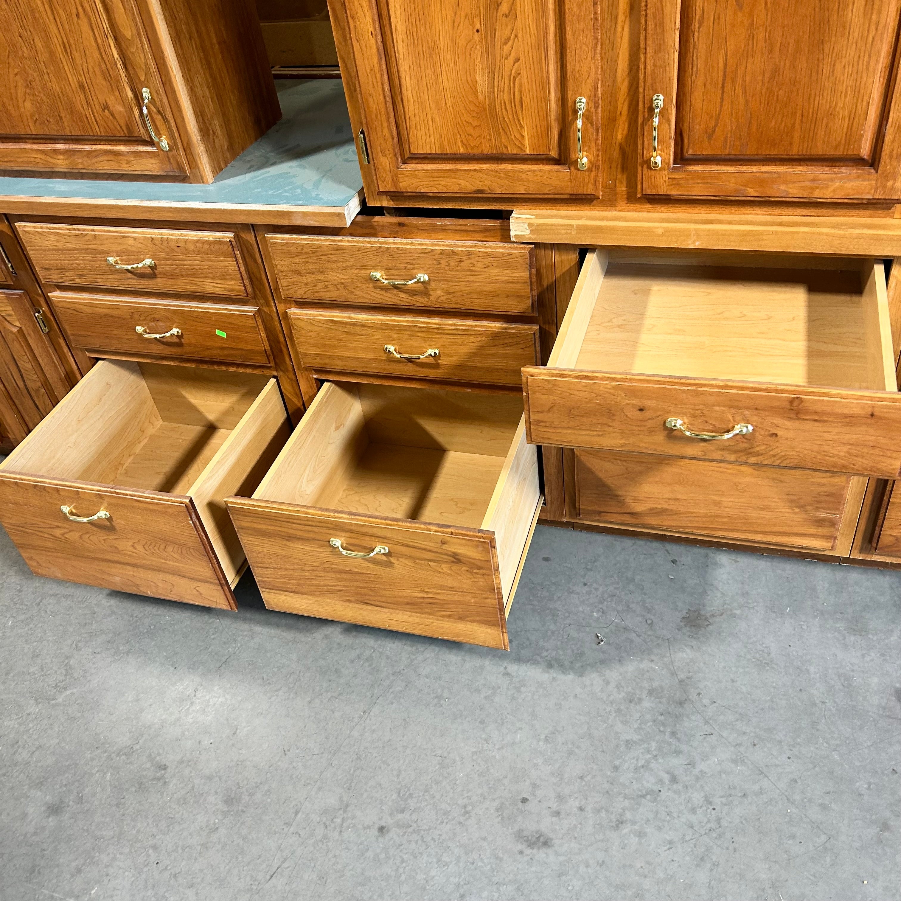 15 Piece Medium Stain Set With Brass Handles