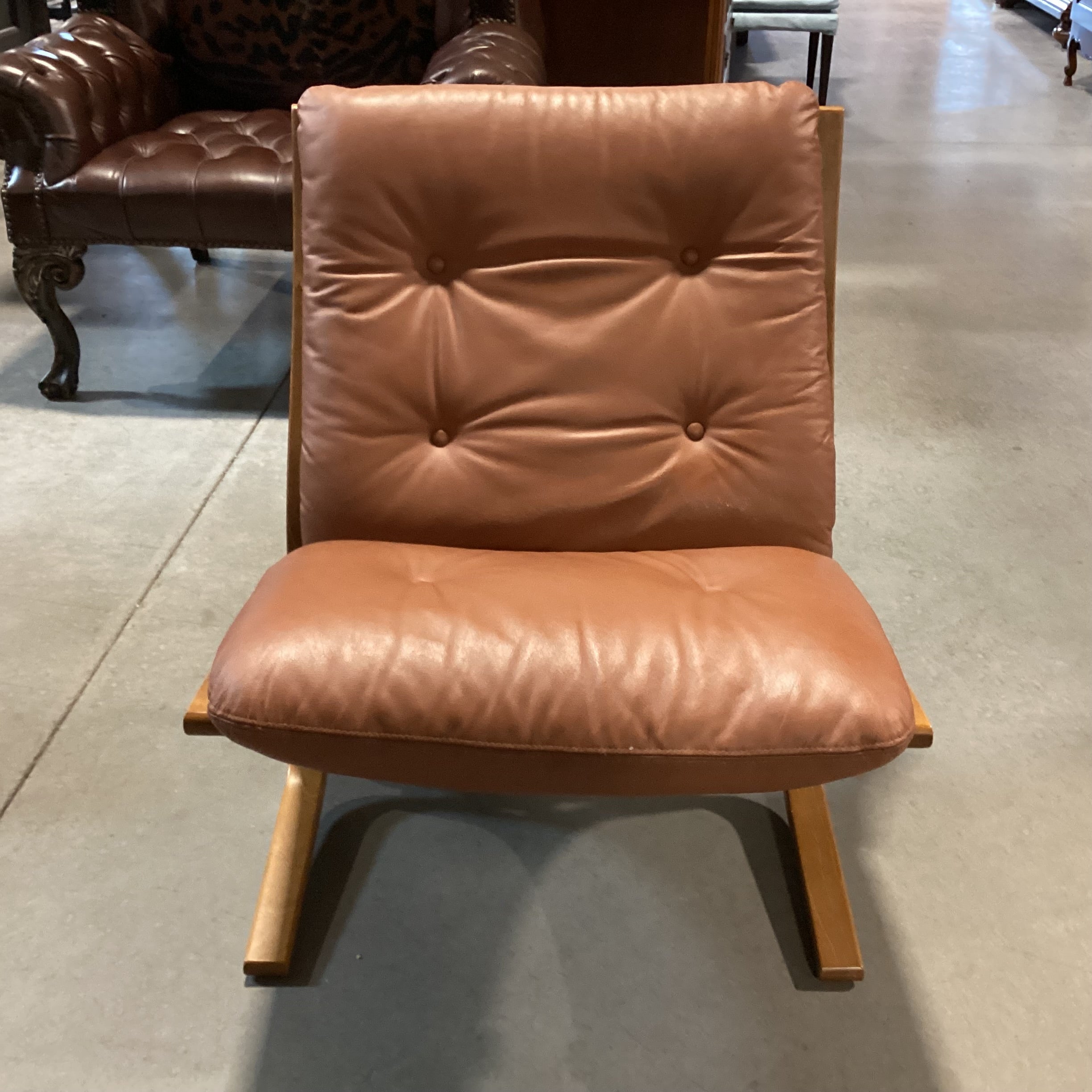 Westnofa Siesta Made in Norway Mid Century Tan Leather & Teak Lounge Chair 27"x 29"x 35"
