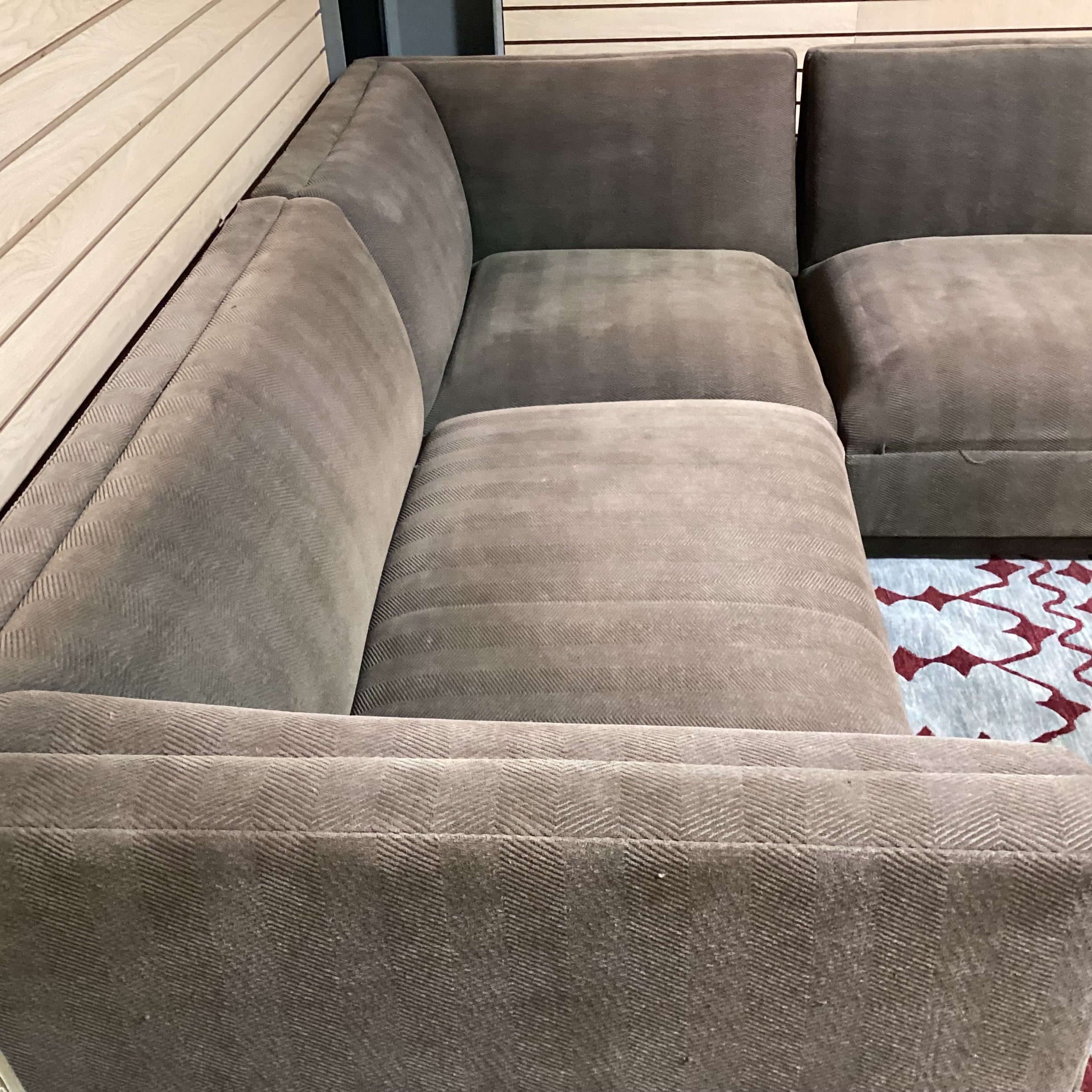 Custom Brown Texture Woven 5 Piece Sectional 132'x 92"x 39"x 29"