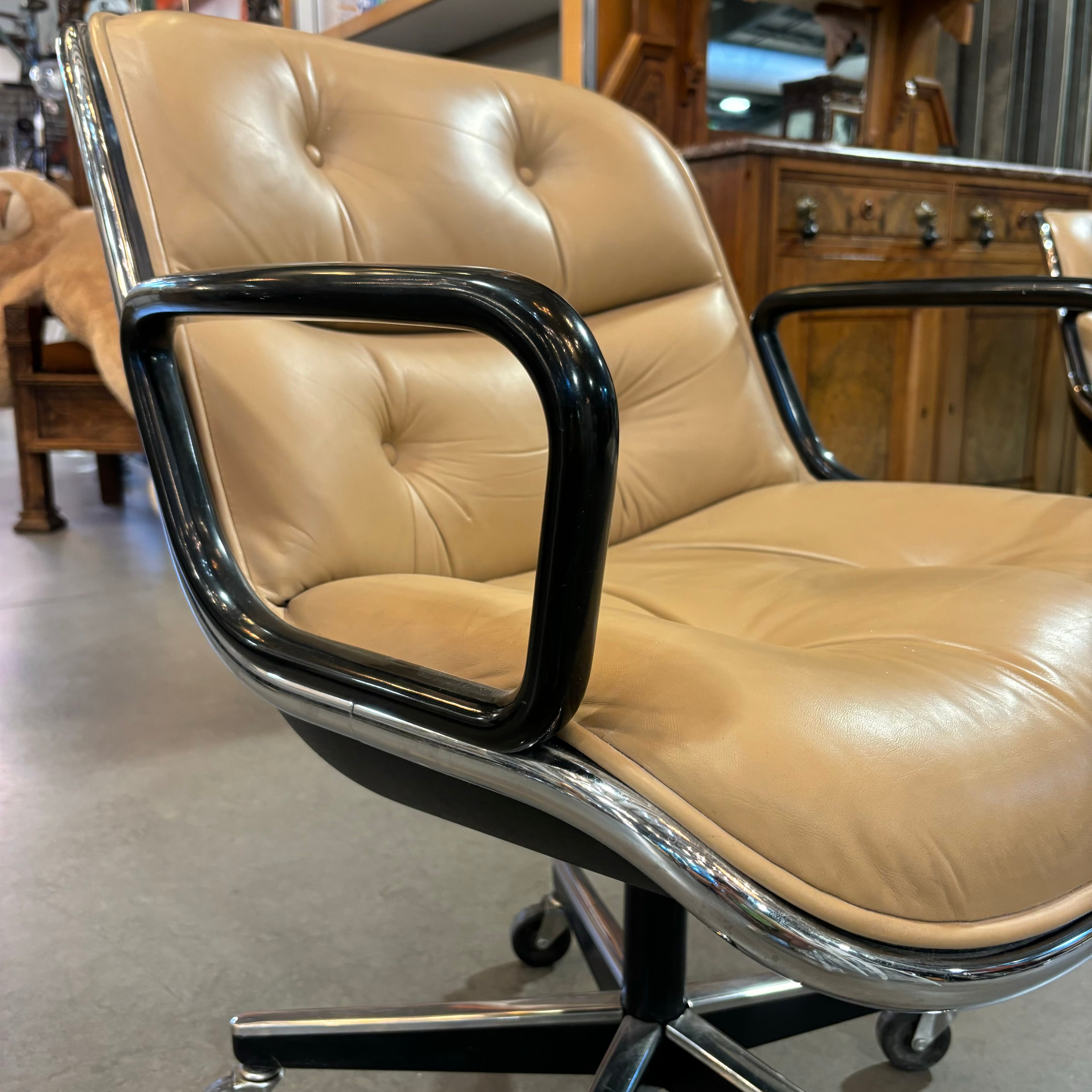 Vintage Knoll Designed by Charles Pollock Blonde Leather & Steel Office Chair 27"x 27"x 33"