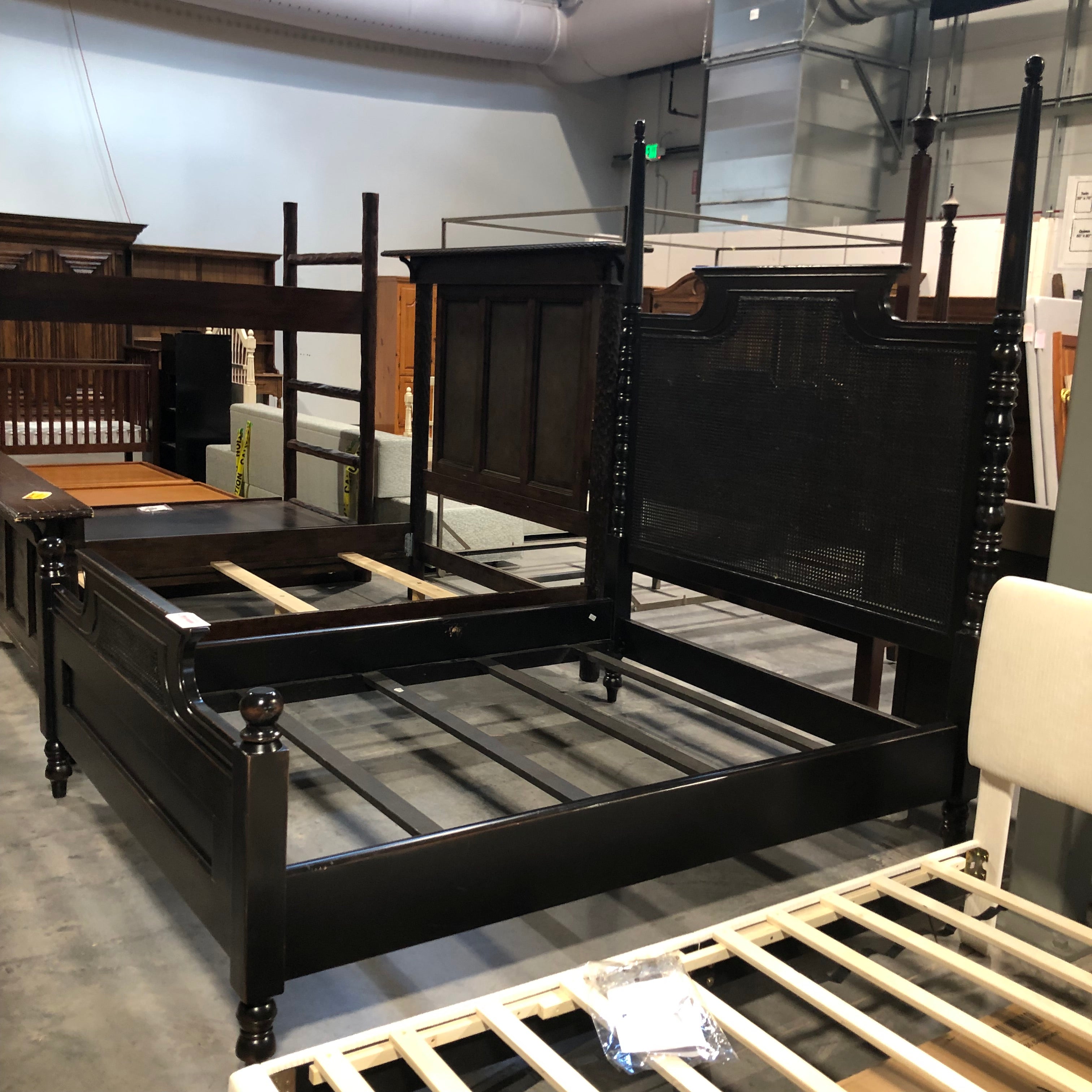 Queen Solid Dark Finish Bed Set with Rettan Head Board 67"x 86.5"x 88.5"