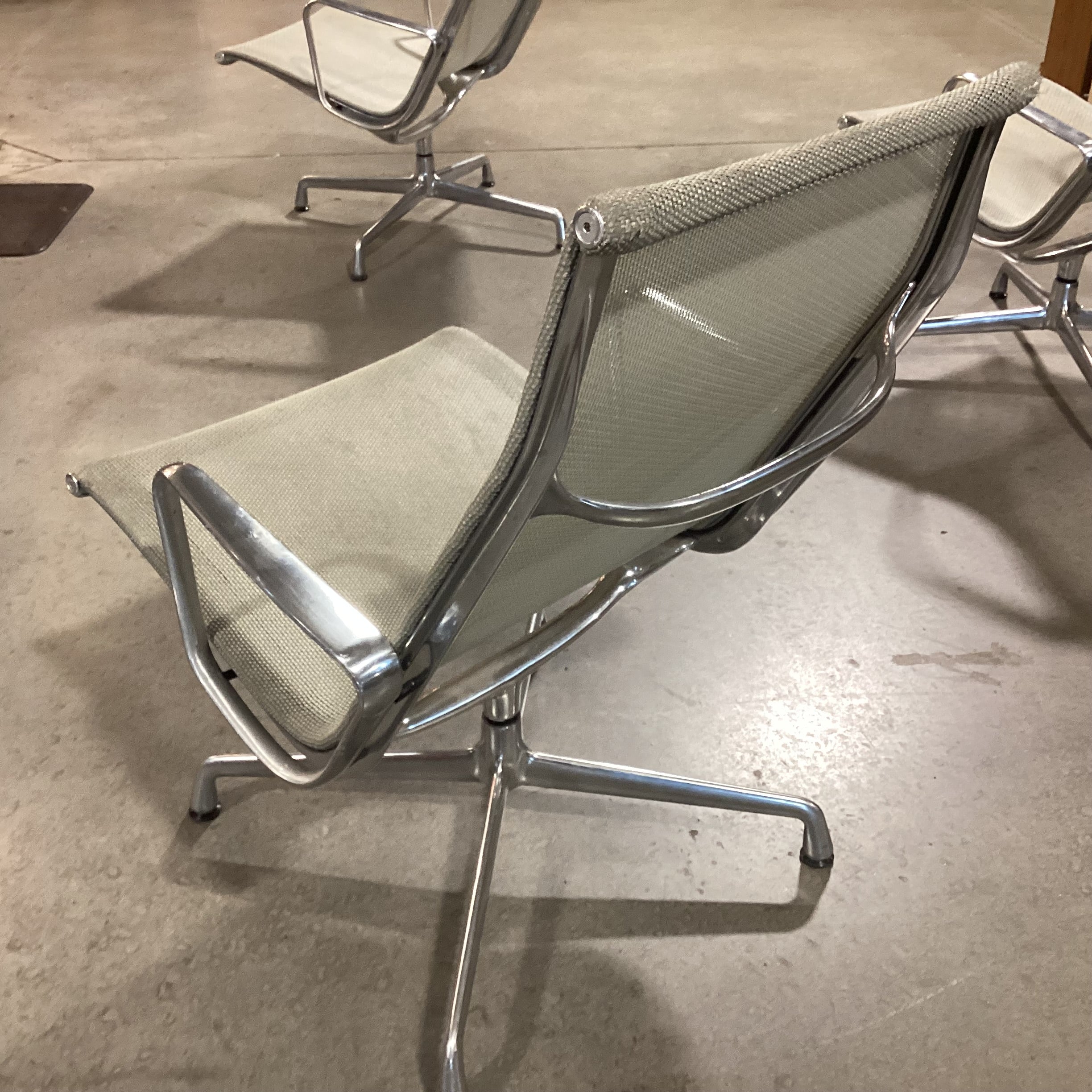 Vintage Eames Grey Mesh & Aluminum Mid Century Modern Office Chair 25"x 27"x 35"
