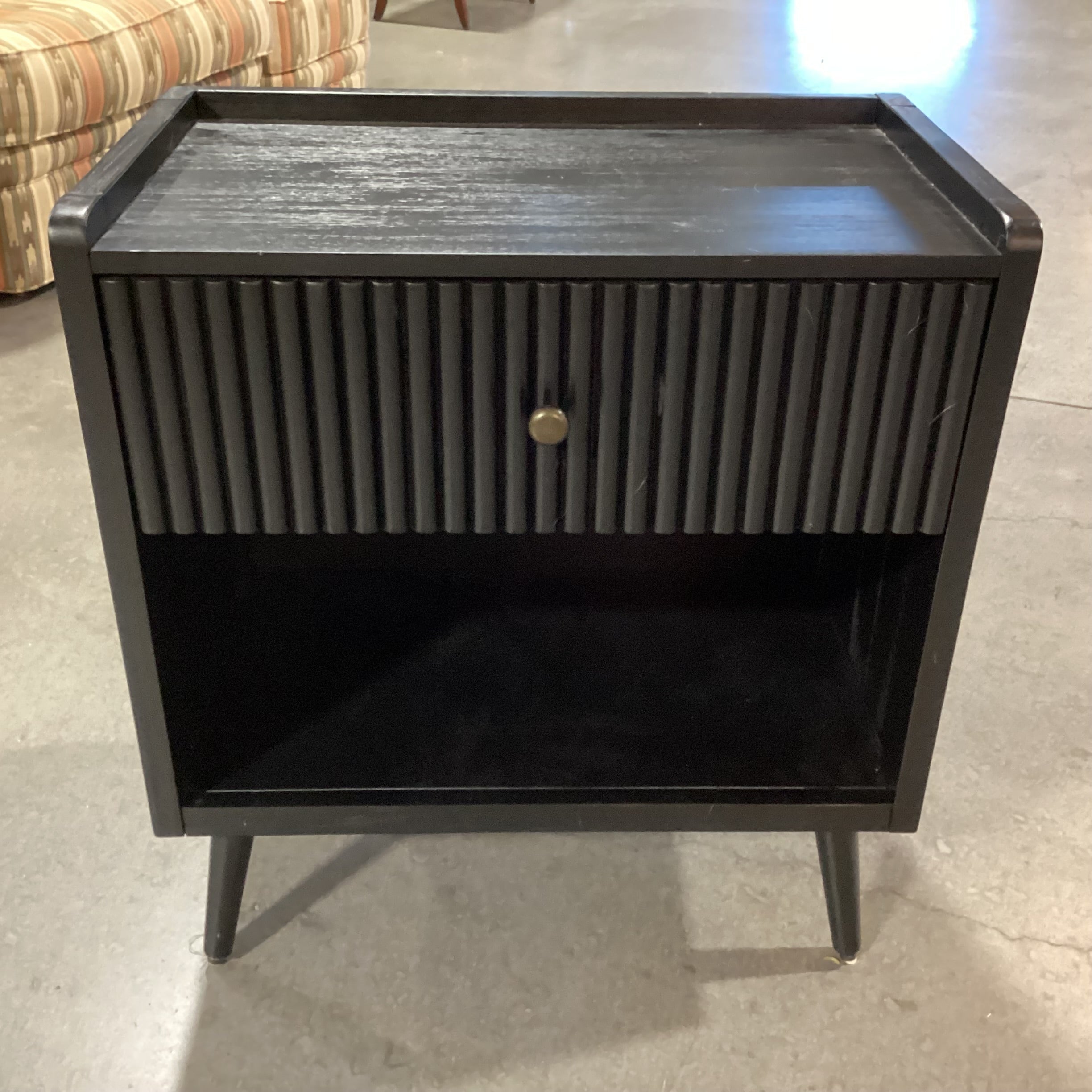 Mid Century Style Black Wood with Ribbed Detail Drawer End Table 24"x 14"x 26,5"