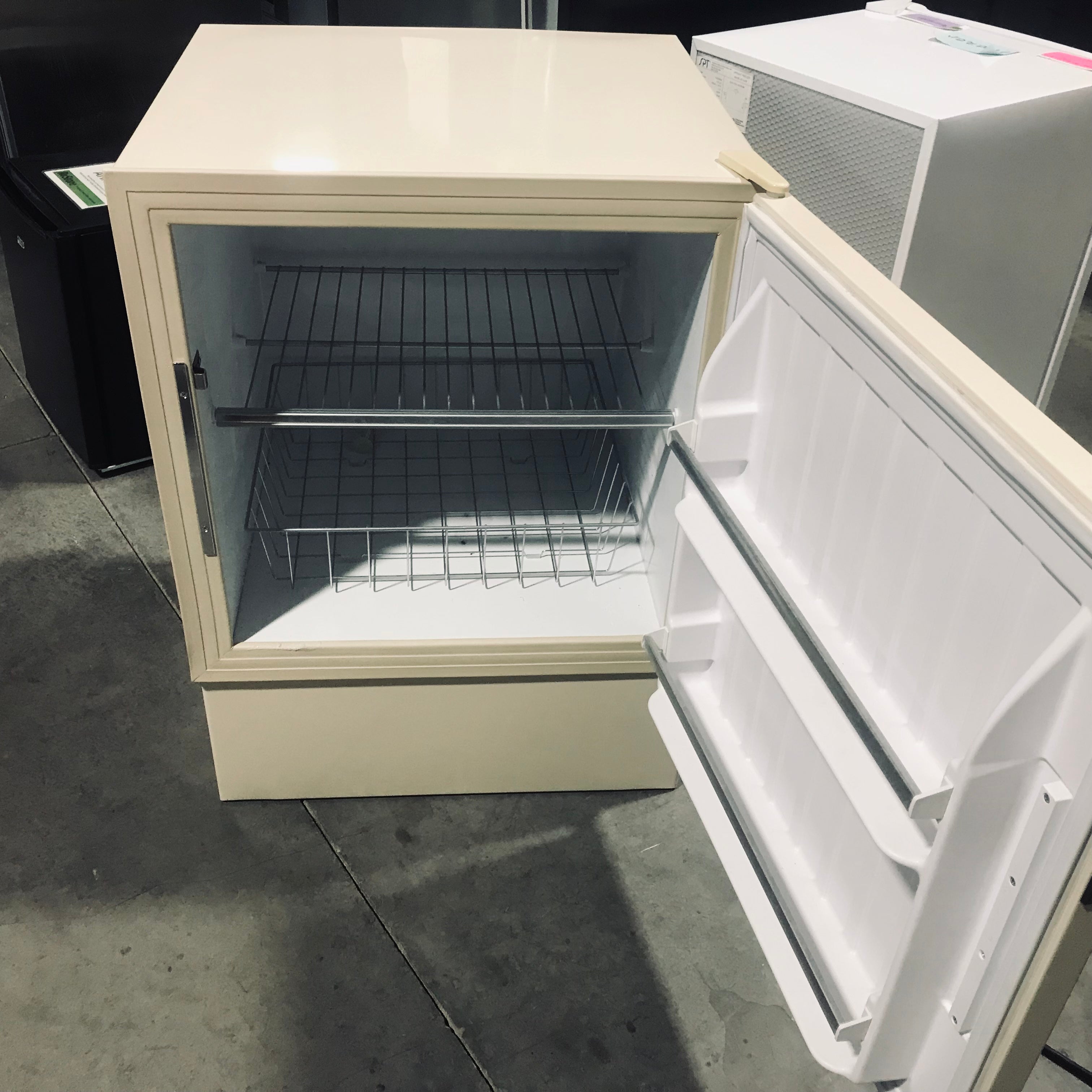 Kenmore Cream Self Standing Freezer 26"x 26"x 36"