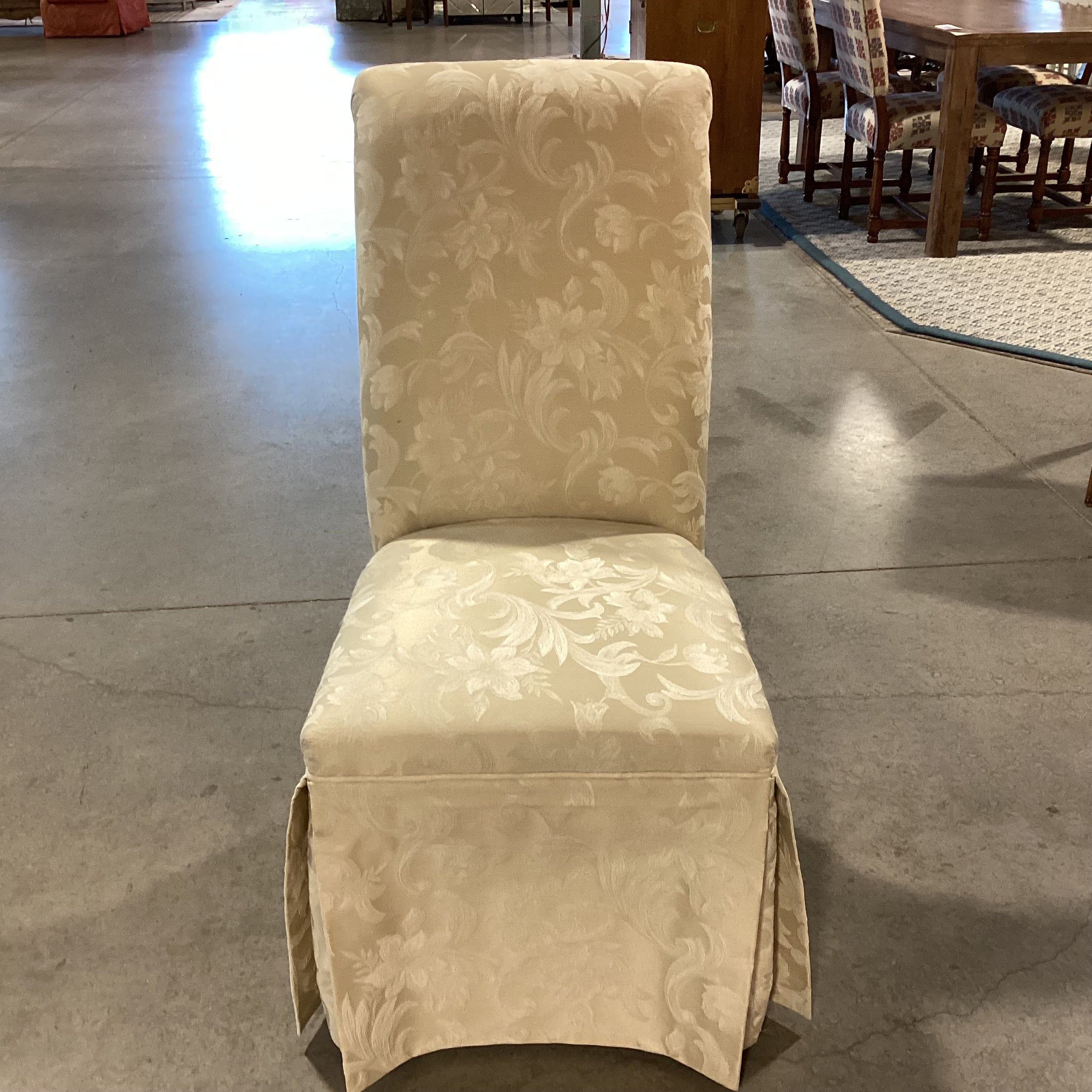 Cream Silk Like Raised Floral Slipper Chaise 20"x 24"x 41"