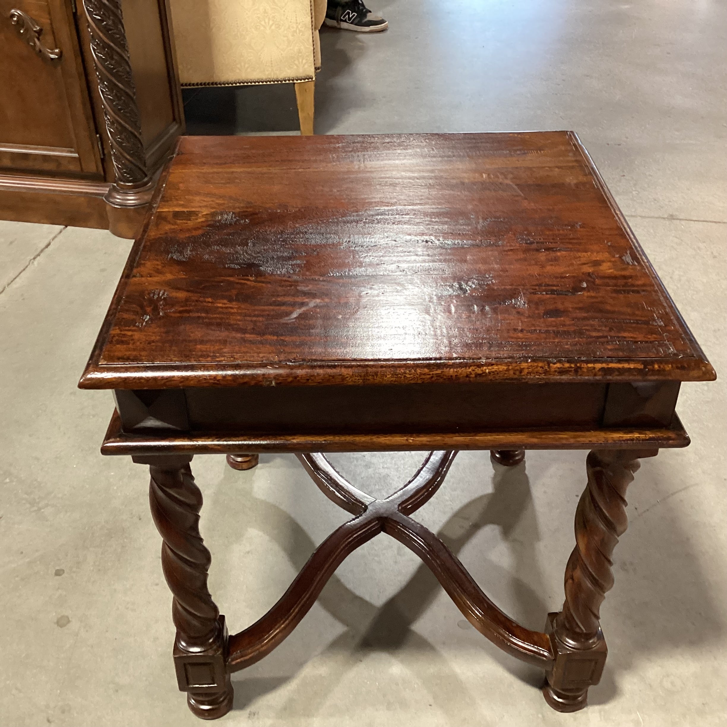 Dark Finish Ornate Carved Twist & Trestle End Table 24"x 24"x 24"