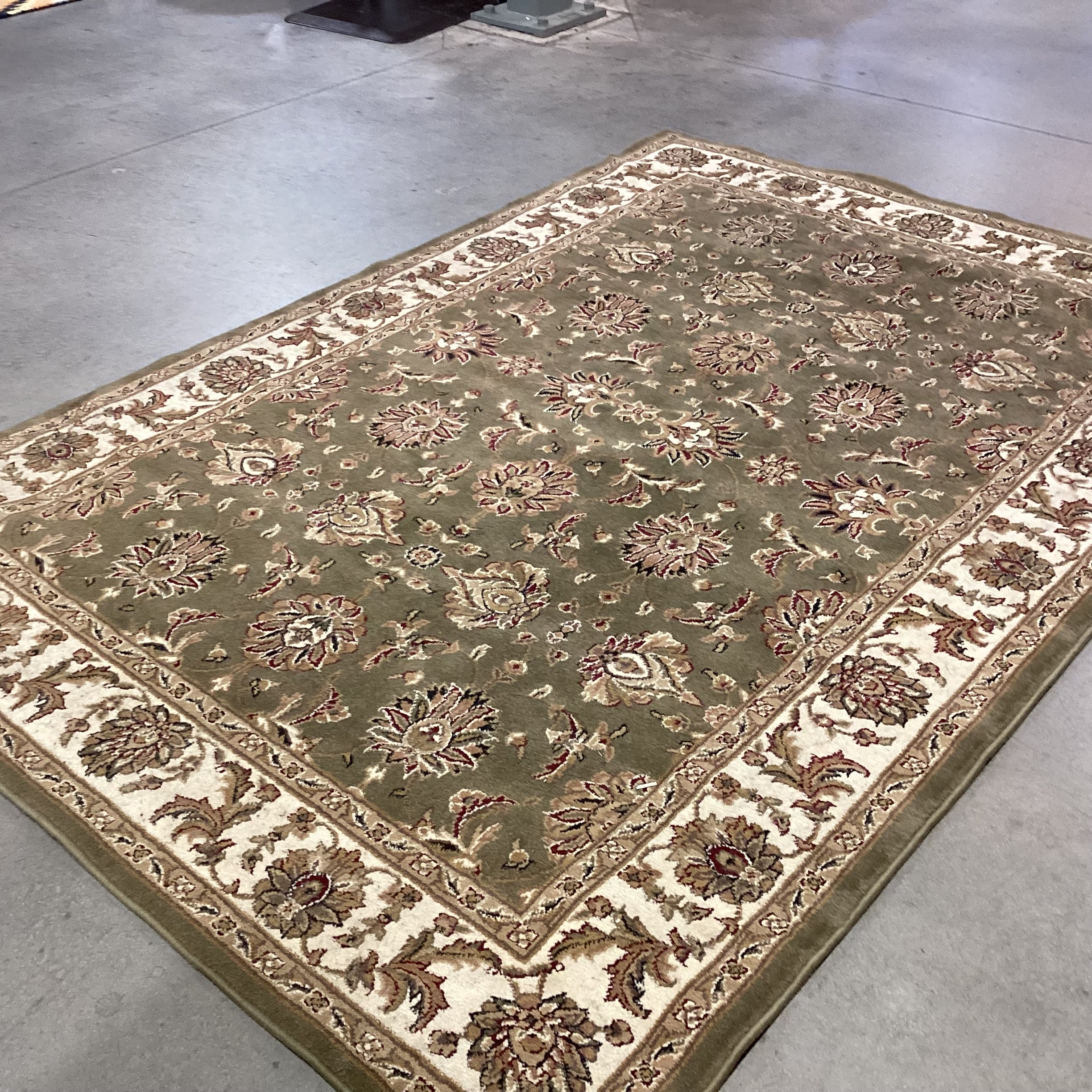 Cambridge Collection Green Ivory  Kashan Poly Rug 5'3"x 7'7"