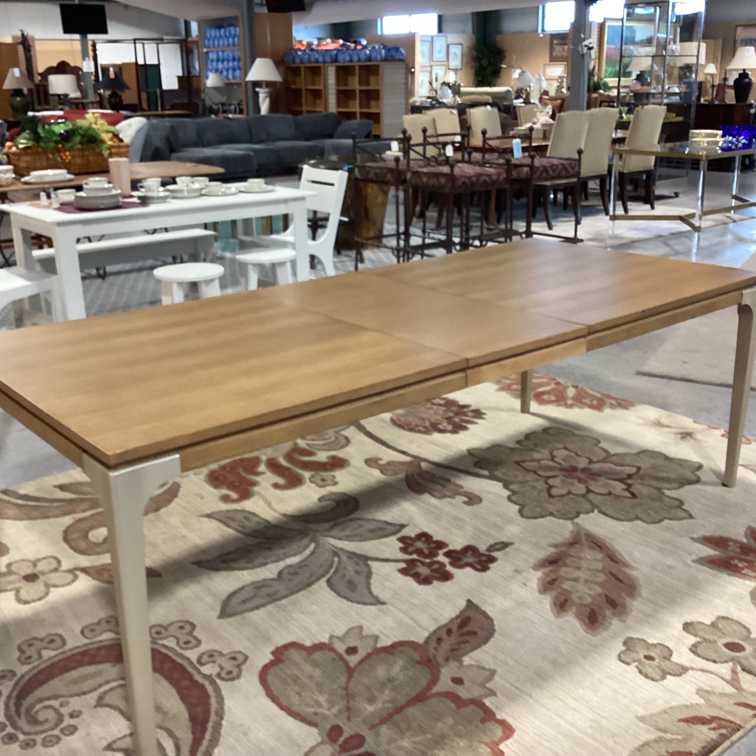 Legacy Classic Furniture Light Finish Oak Veneer Gold Tone Metal 1 Leaf Dining Table 72" to 90"x 40"x 30"