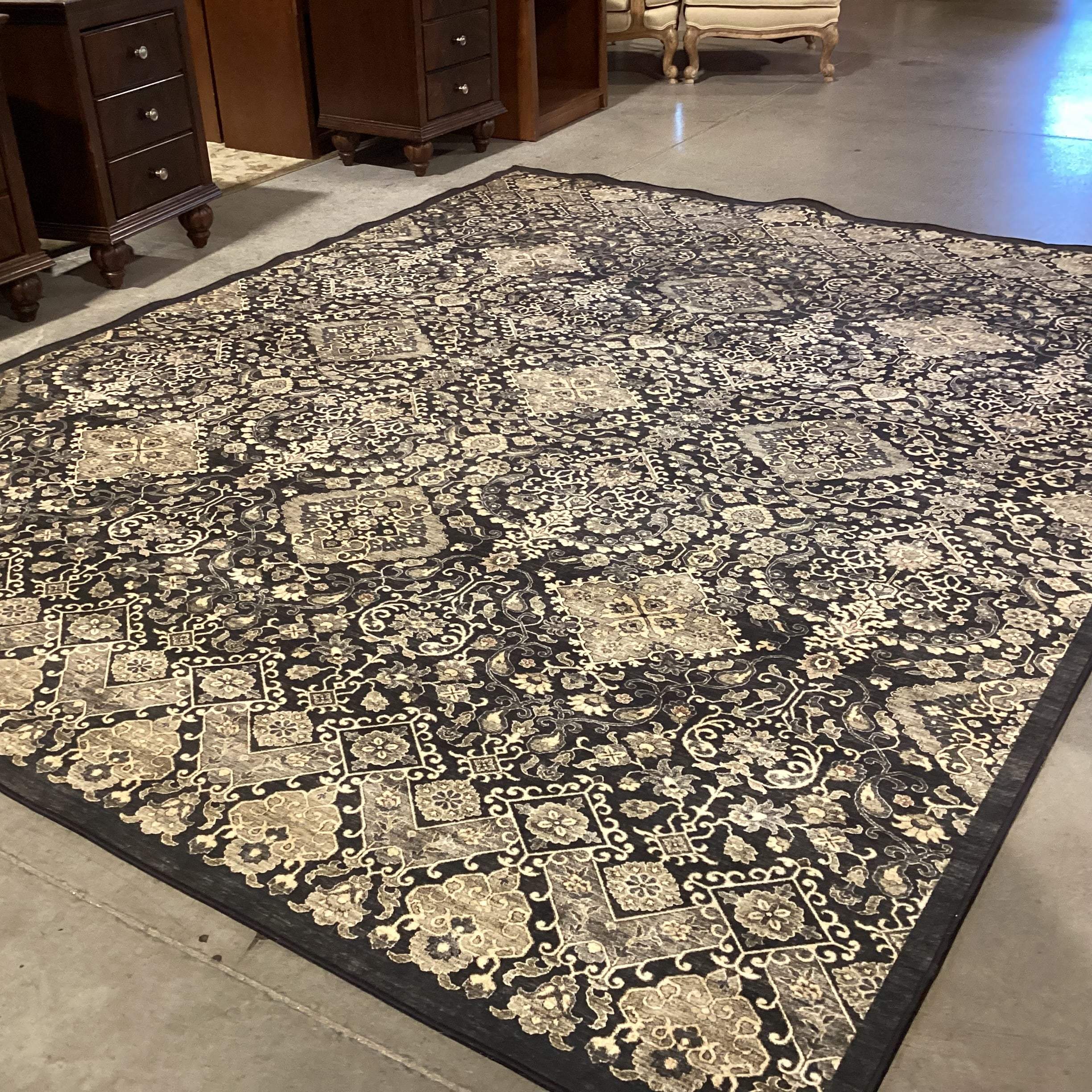 Charcoal & Cream Ornate Floral Rug 7'11''x 10'