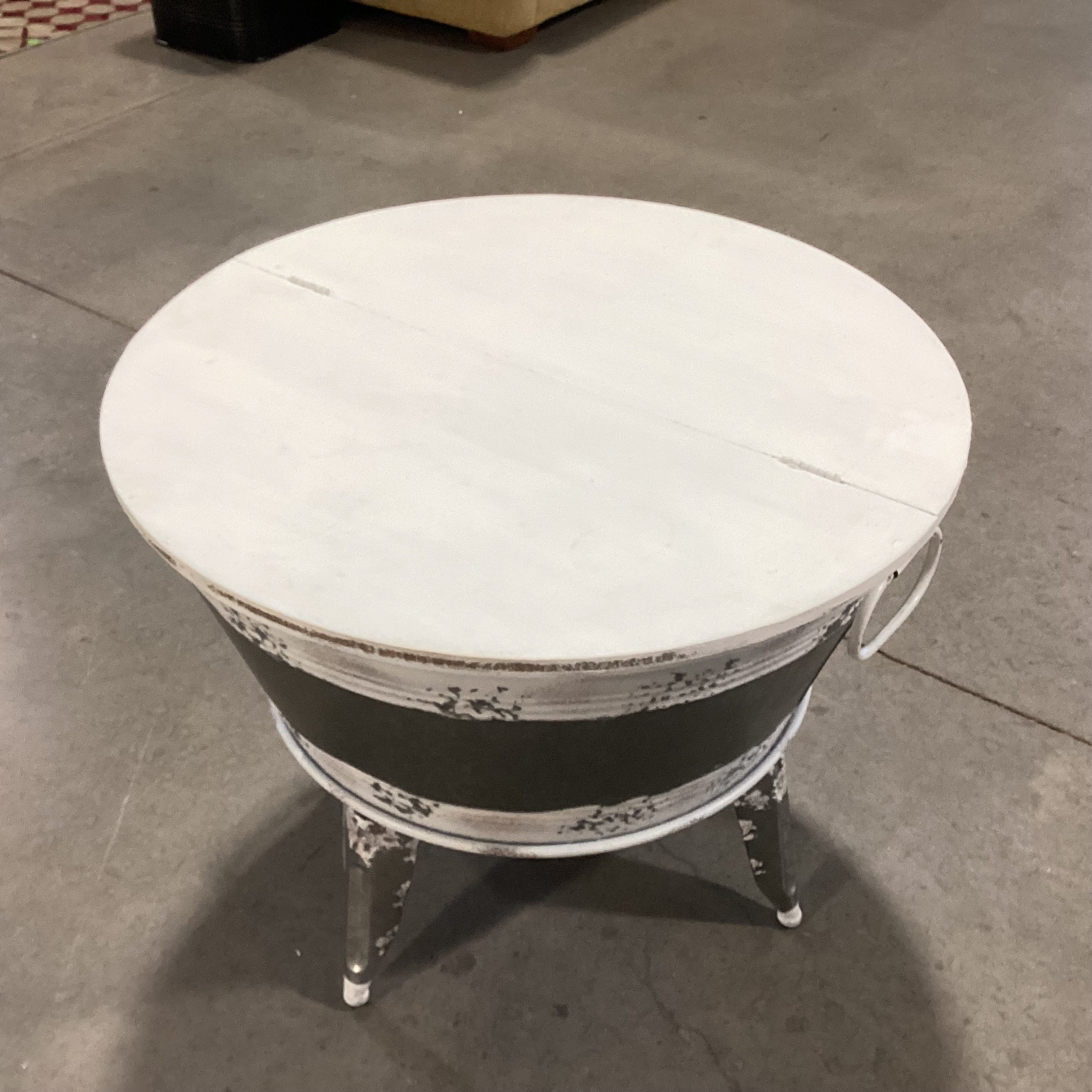 Farmhouse Galvanized Metal & Wood Lift Top Storage Accent Table 26" Diameter x 20"