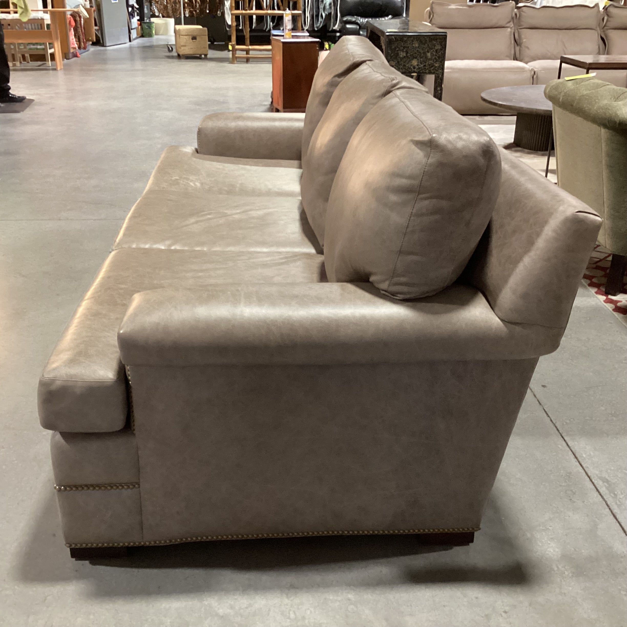 Hancock & Moore Chelsea Distressed Taupe Leather Nailhead Key Style Arm Sofa 92"x 42"