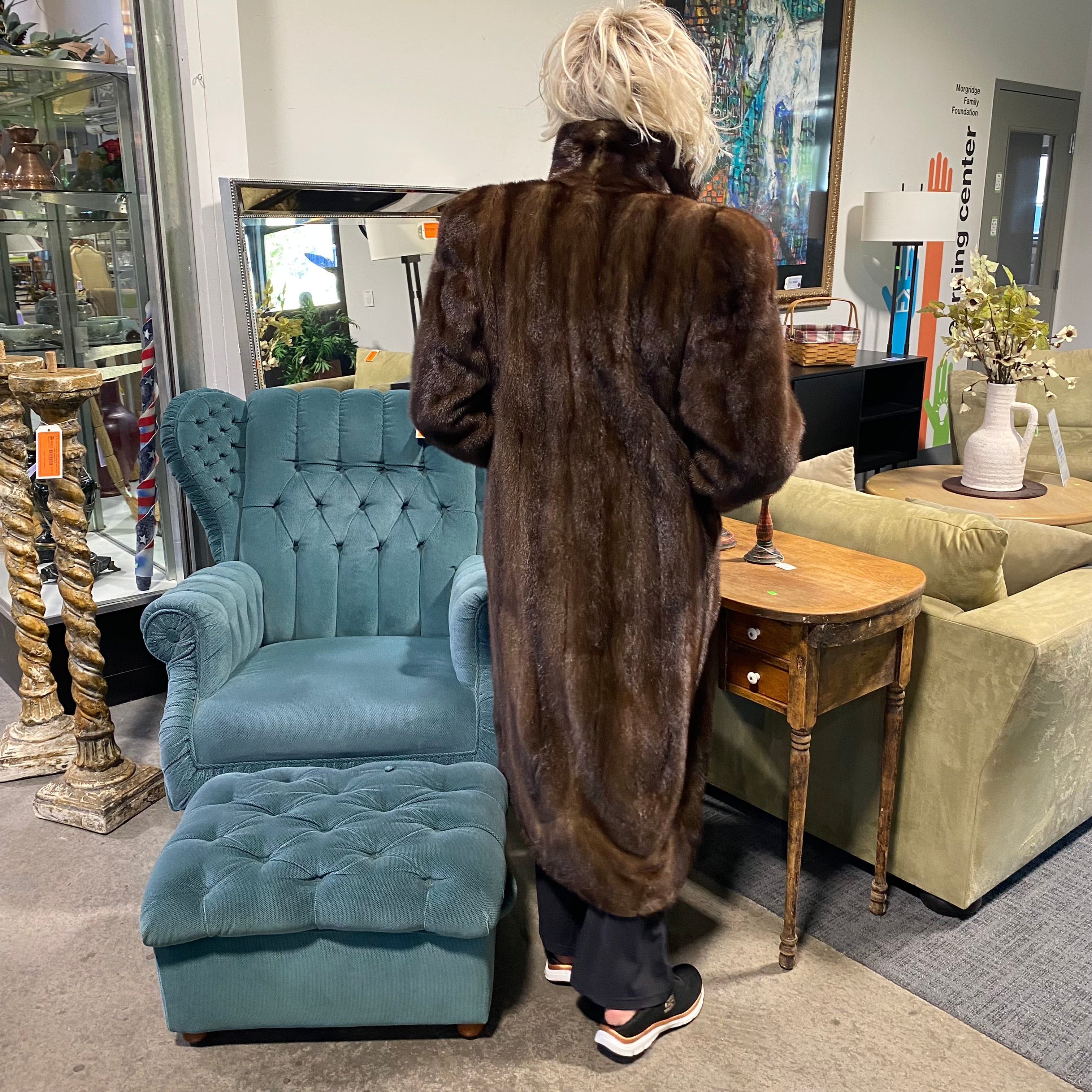 Affinity Furs (Aspen/Vail) Full Length Luxurious Soft Satin-Lined Brown Mink Coat, Size: Medium