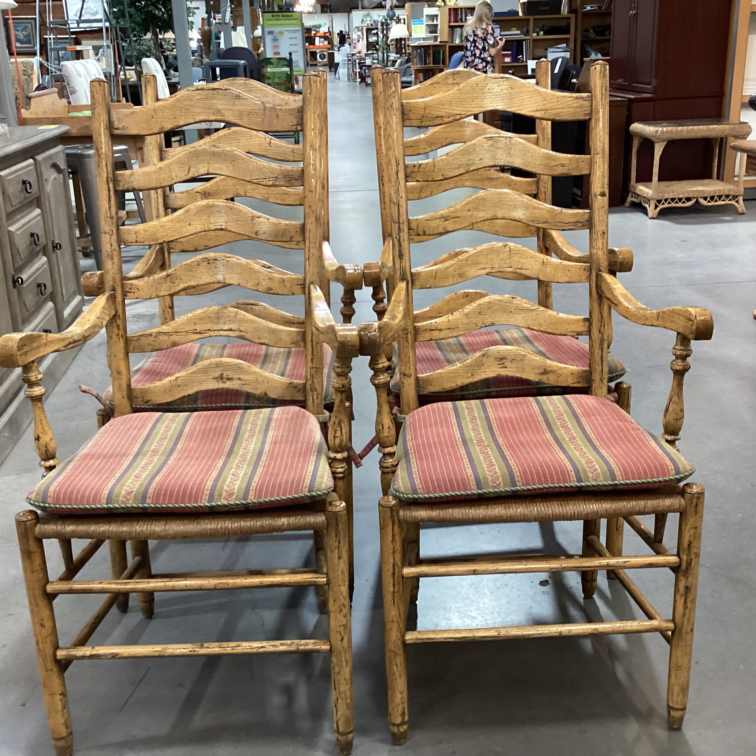 SET of 4 Vintage Light Antiqued Distressed Finish Ladder Back with Rush Seat Armed Dining Chairs 24"x 24"x 46"