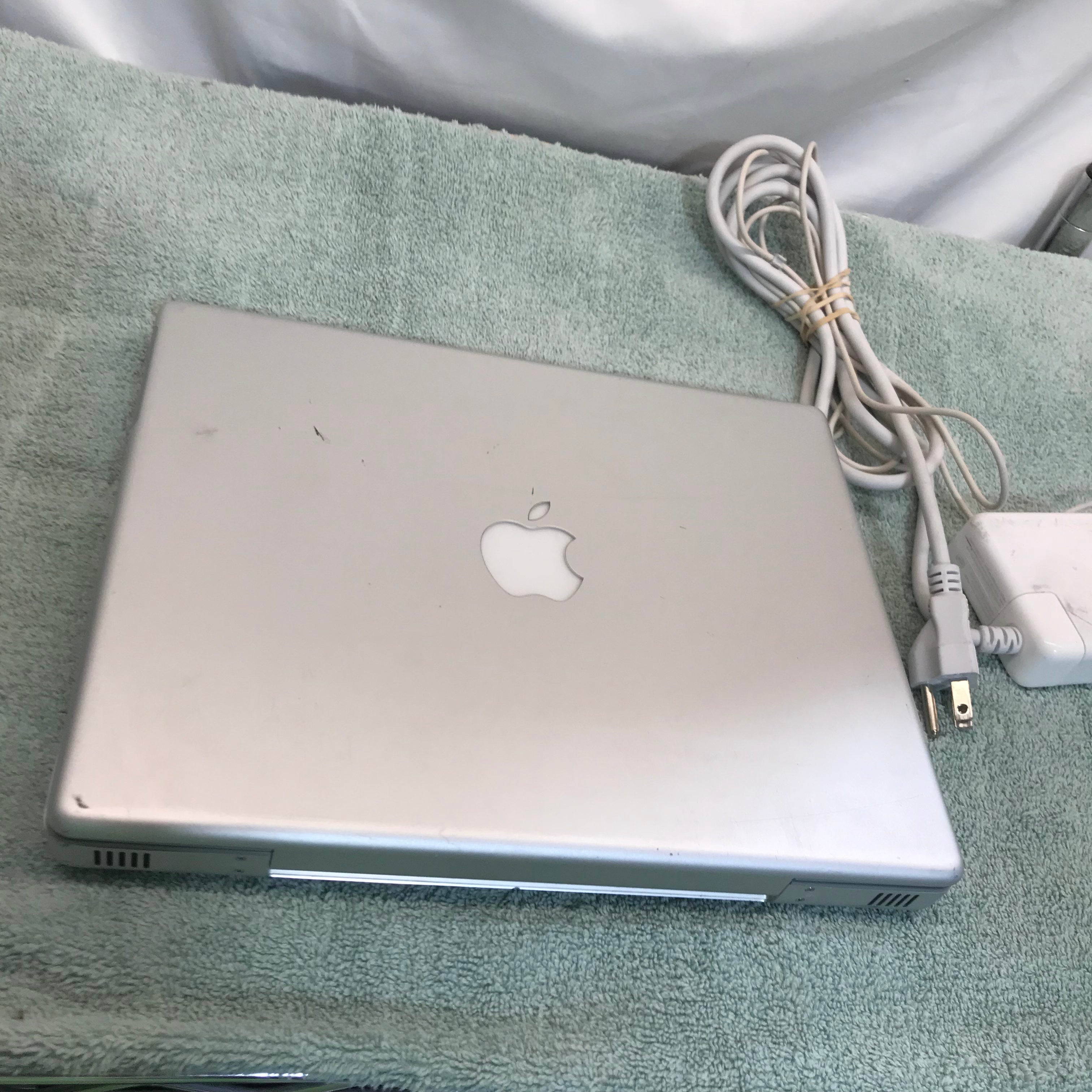 Apple PowerBook Titanium G4 12" & Charger