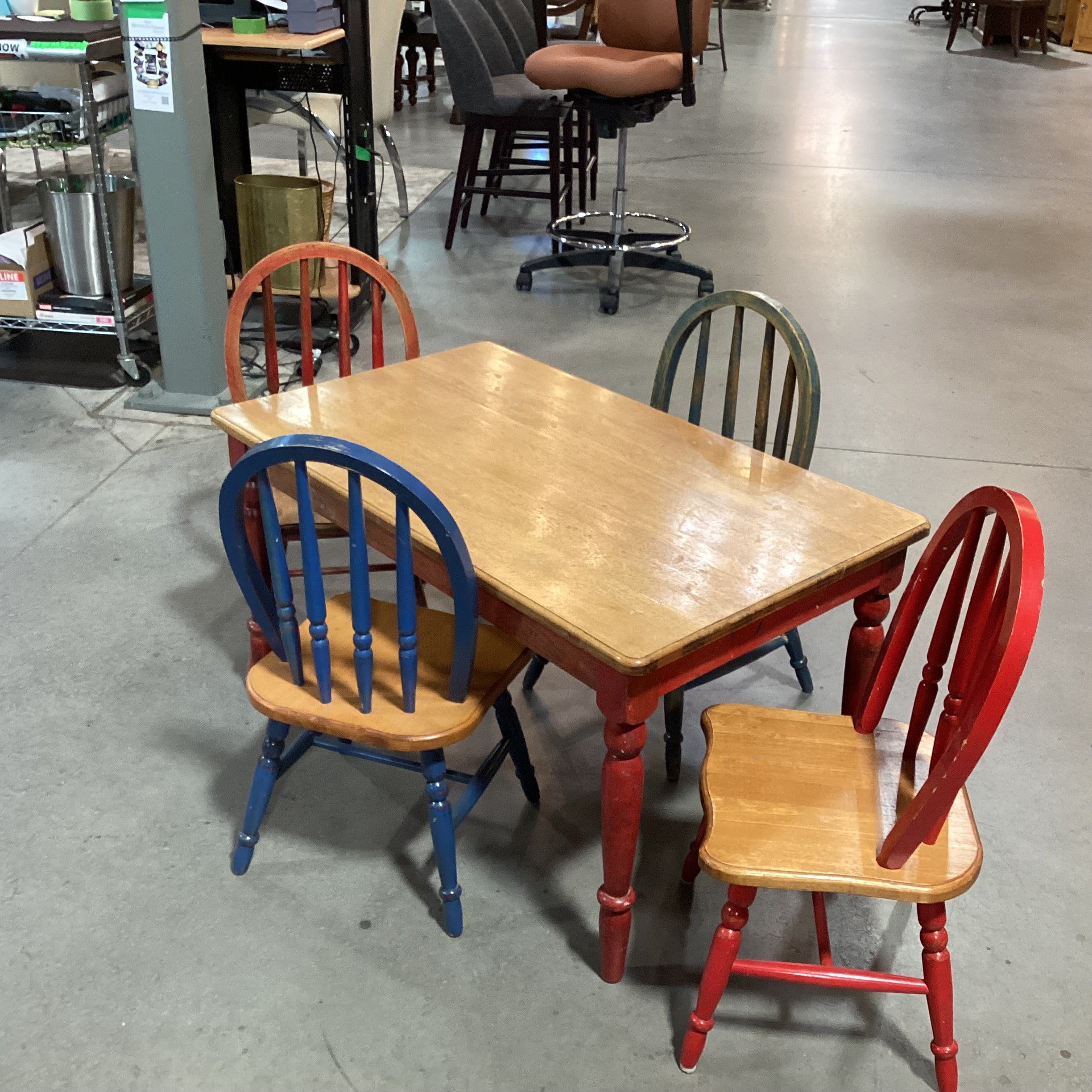 FAO Schwarz Red & Blue Wood Table with 4 Chairs Kids Dining Set 39.5"x 23.5"x 21.5"