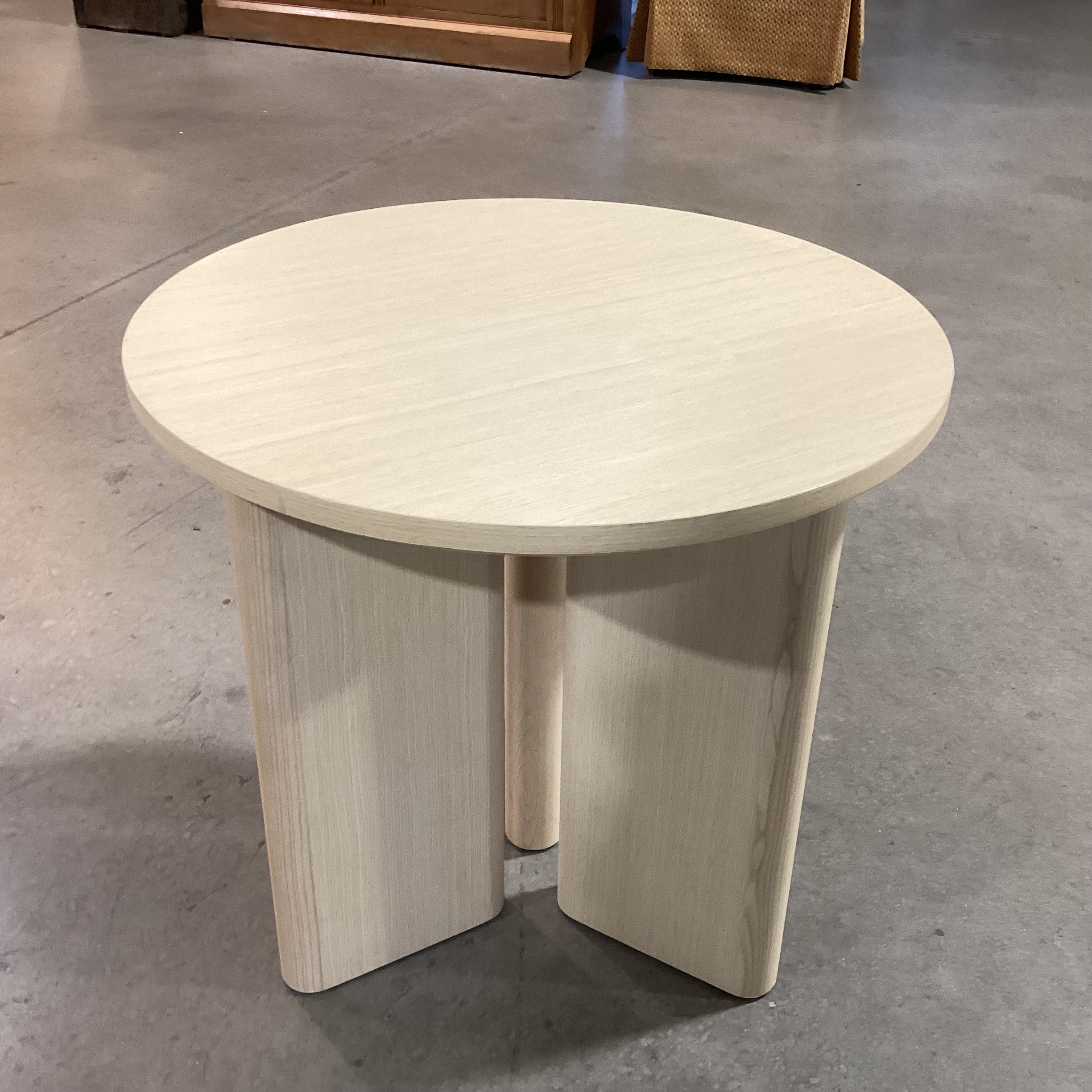 Rove Concepts Kaye Collection Washed Natural Oak Veneer Straight Grain Finish Accent Table 20" Diameter x 19"