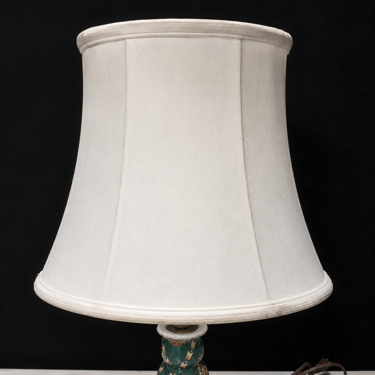 Circa 1960s Porcelian Chinoiserie Style Table Lamp 11"Dx24"