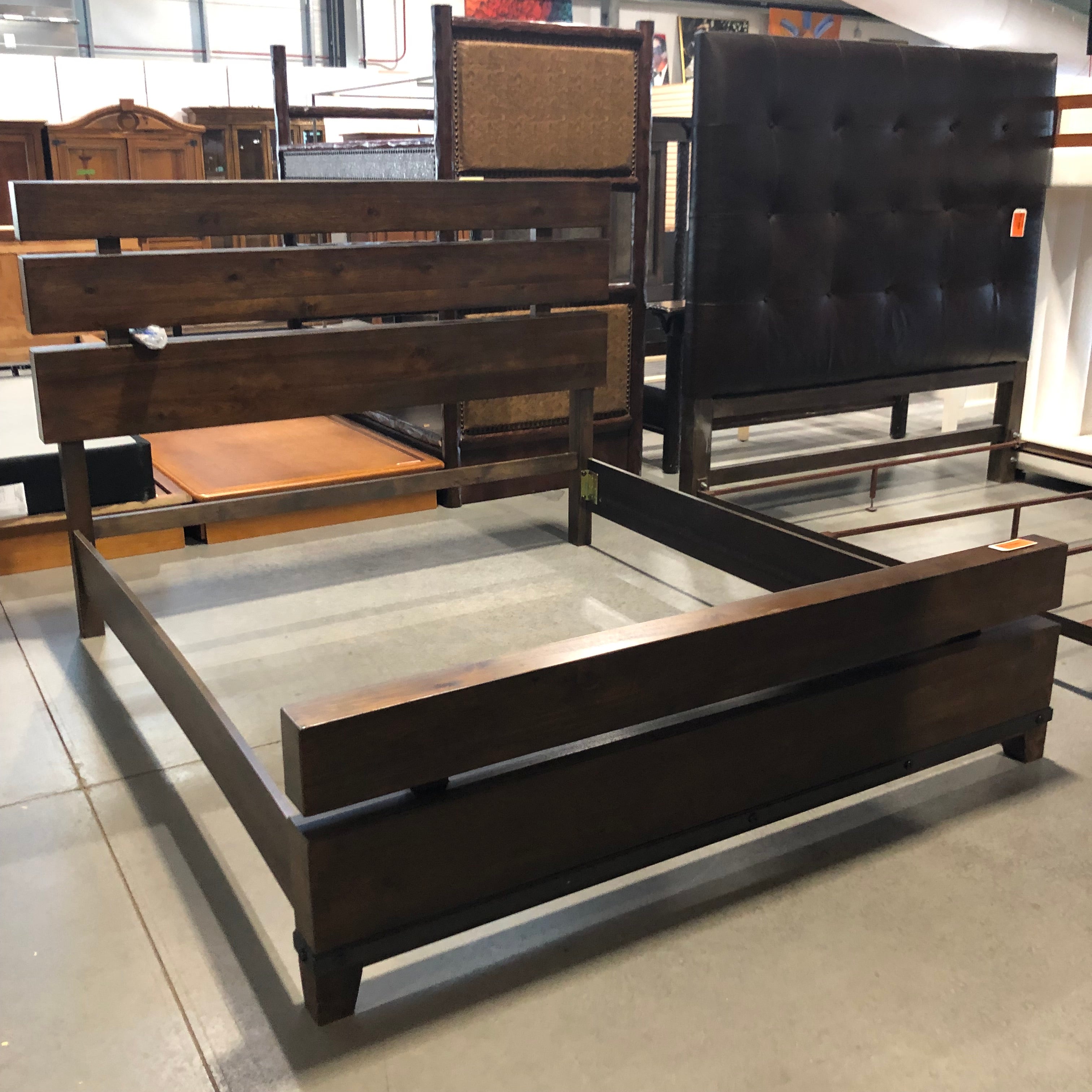 King Dark Finish Wood Bed Set 83"x 89.5"x 57.5"