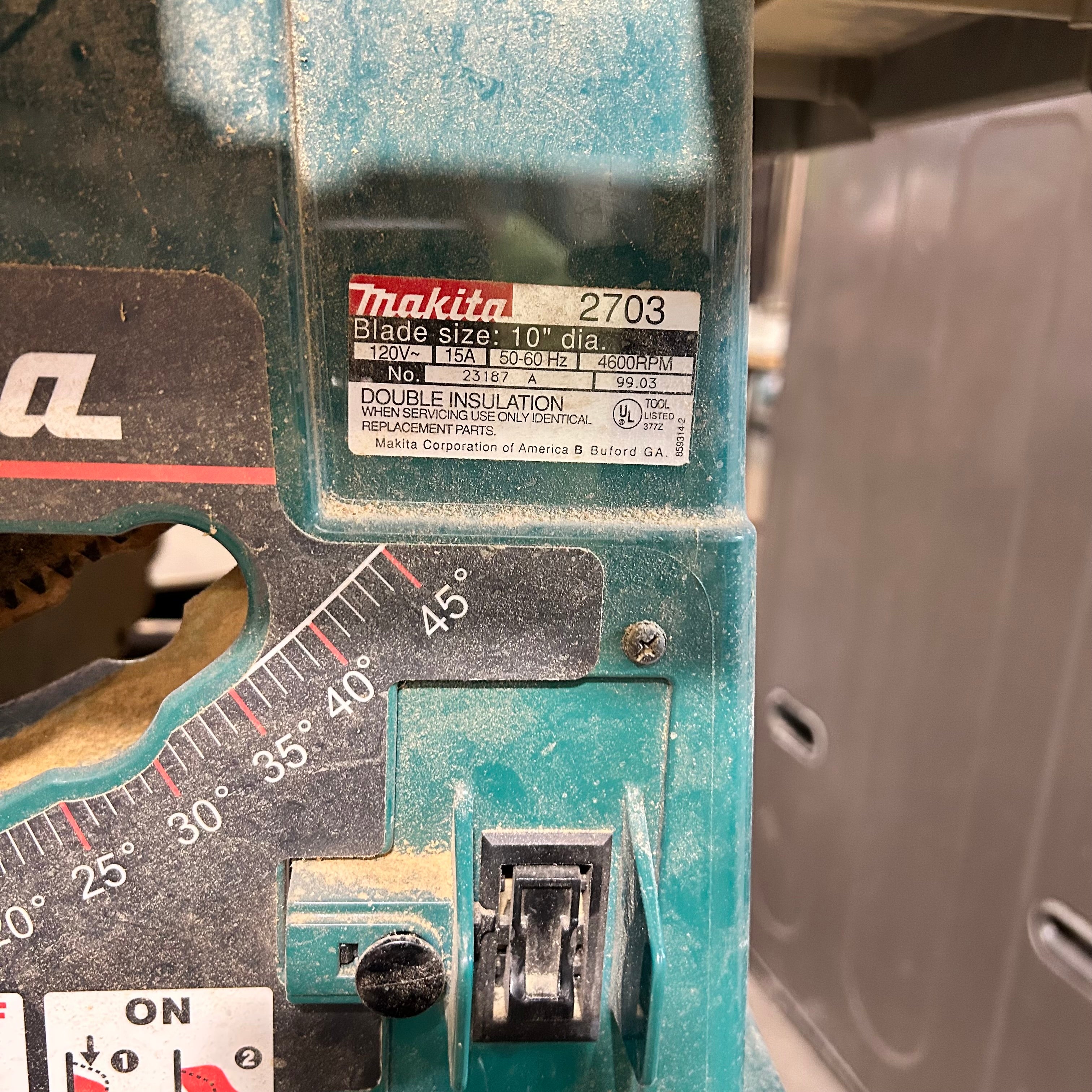 Makita Model 2703 10" Table Saw 24"x 27"x 36'