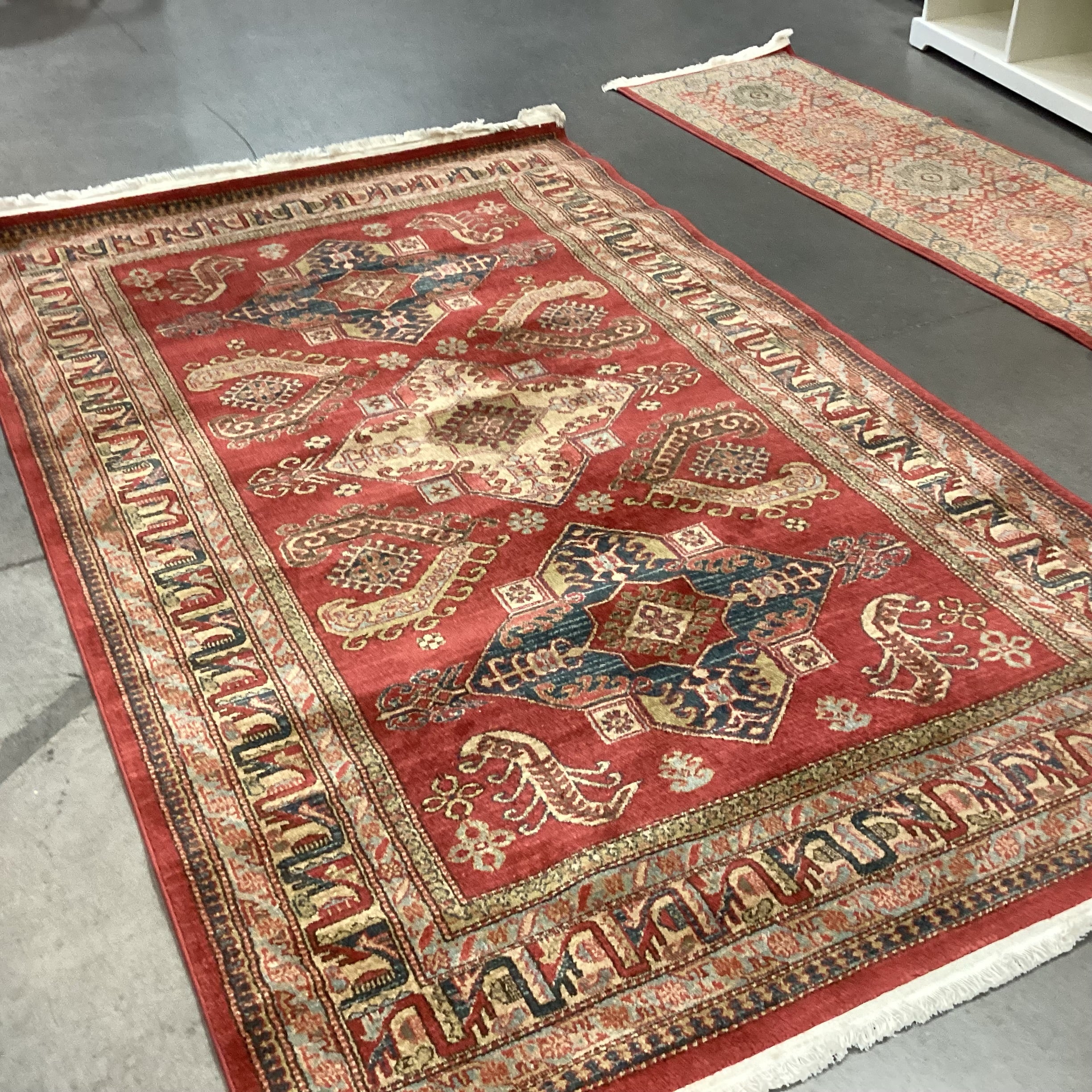Unique Loom Serapi Collection Red Gold Blue Poly Rug 5'x 8'