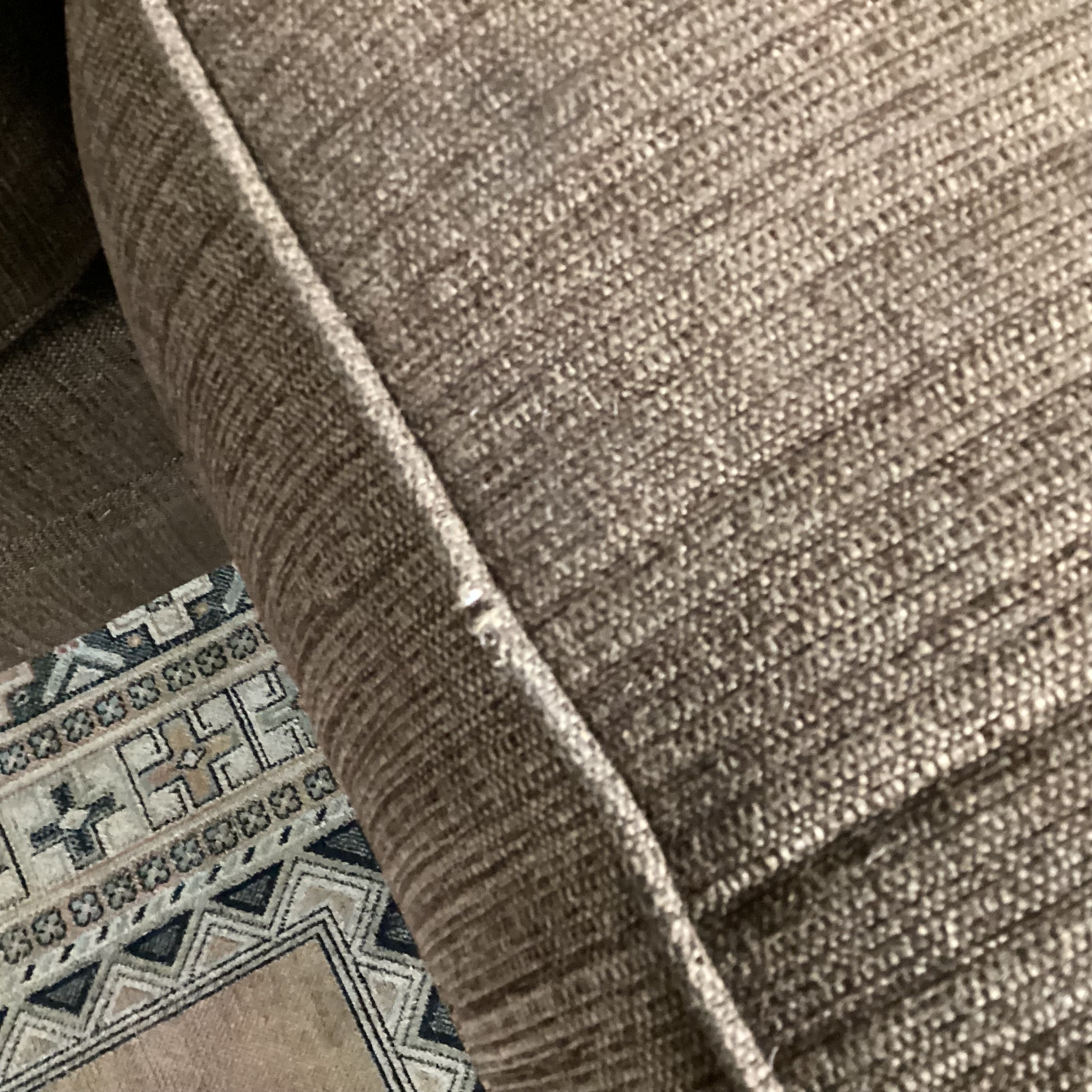 Bassett Brown Woven 2 Piece Sectional 92"x 92"x 37"x 37"