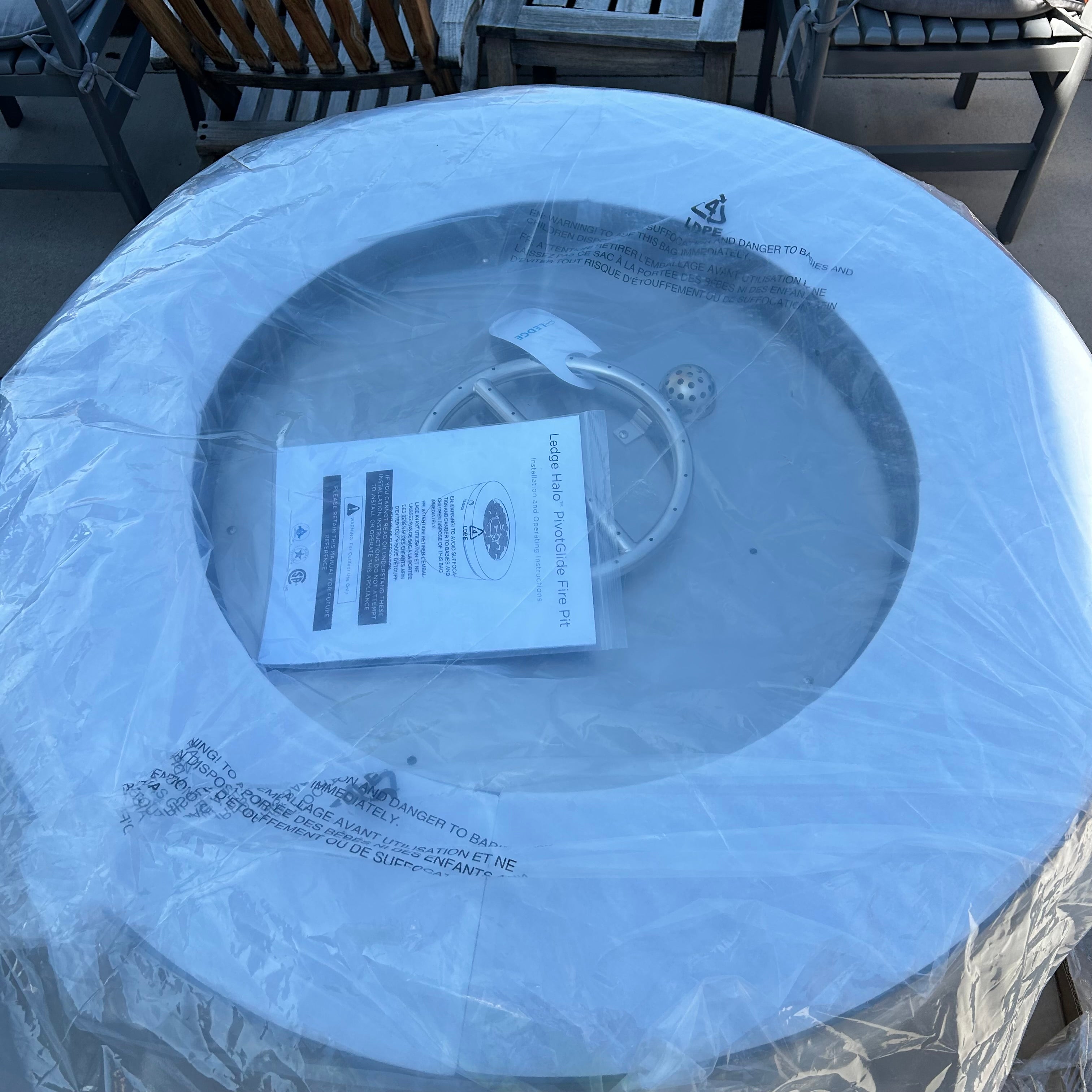 Ledge Lounger and Fire Pit - 40" round