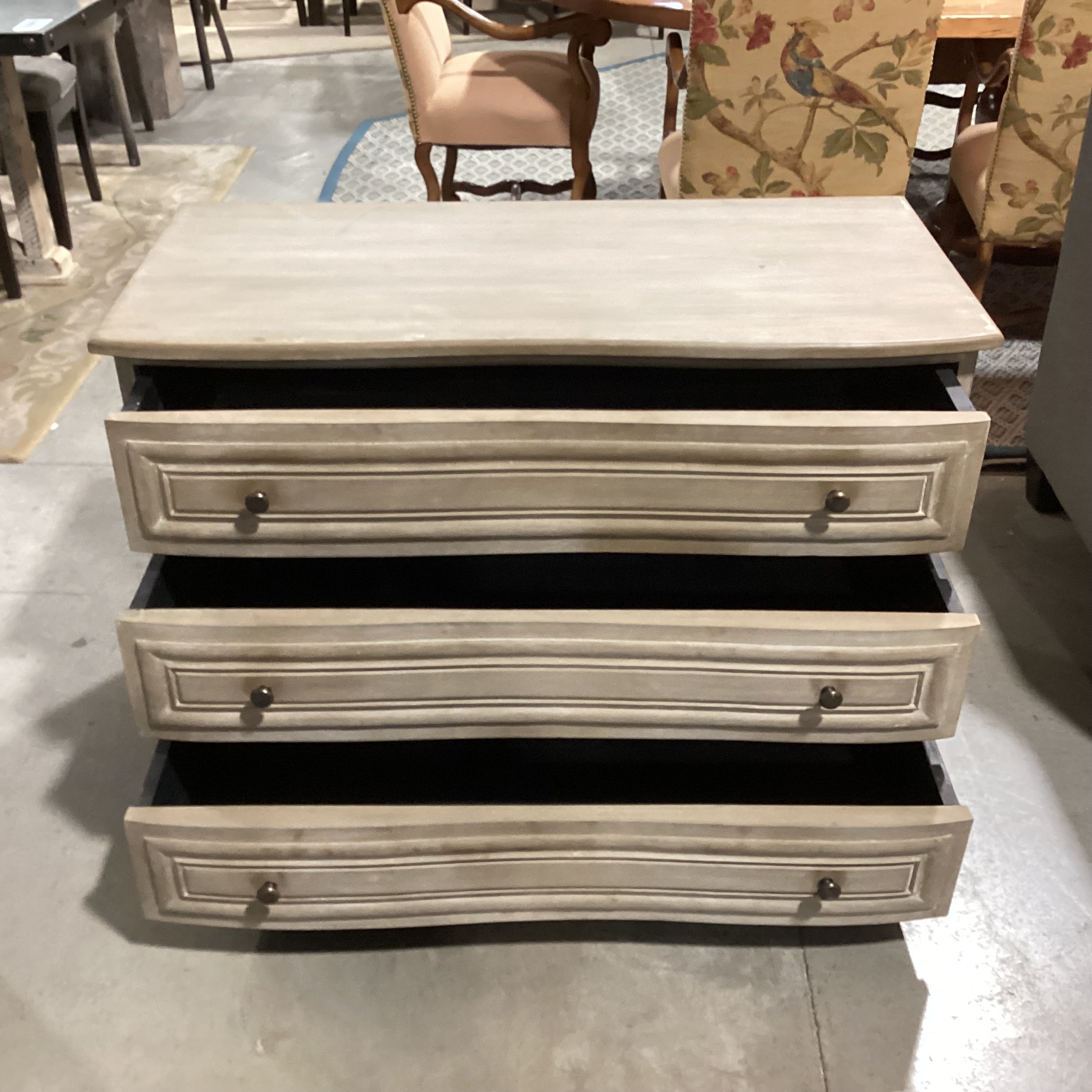 Noir Furniture Lauren Grey Wash Finish Curved Carved Front 3 Drawer Chest 45.5"x 22"x 30"