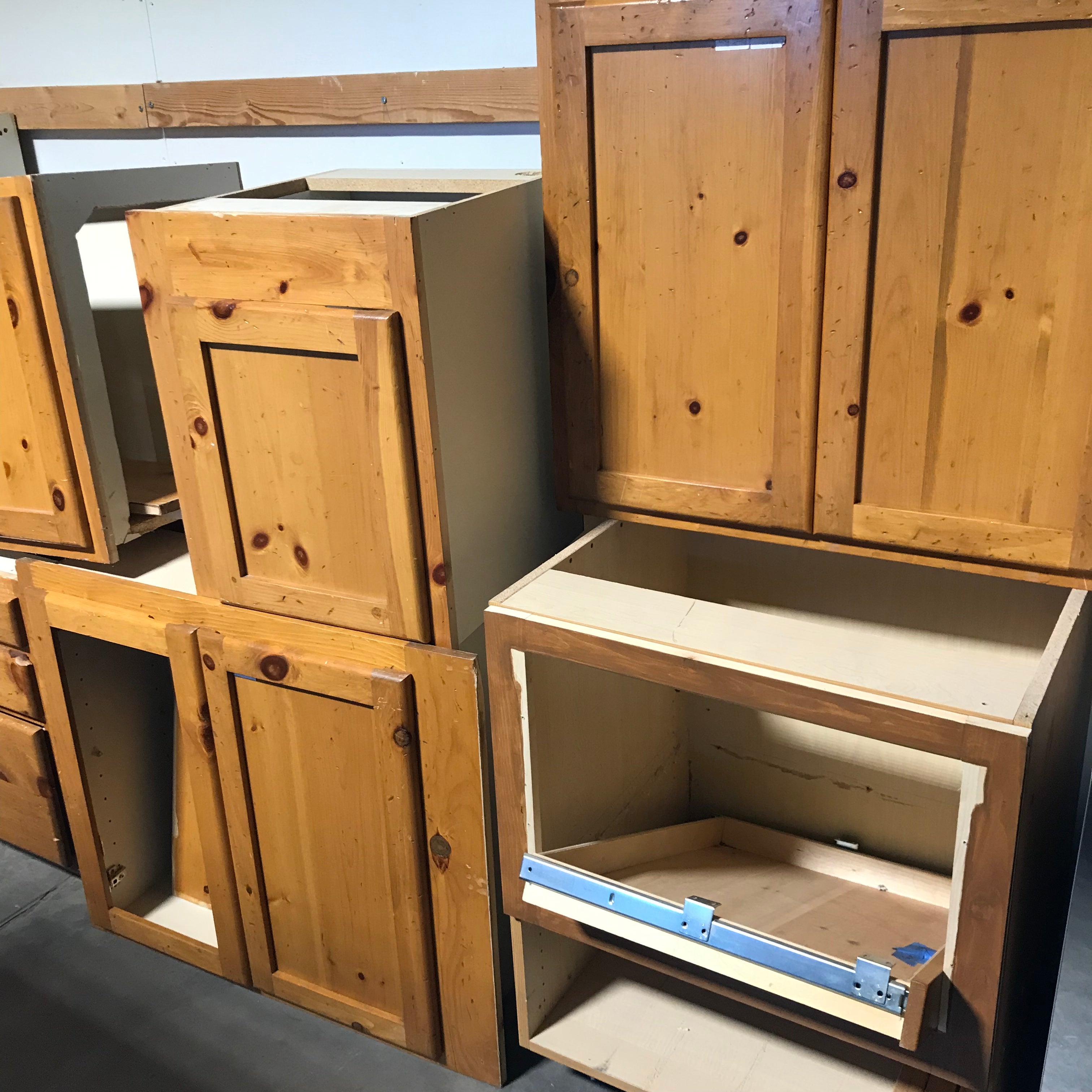 12 pc. Knotty Pine Stained Finish Vintage Hardware, 8 Uppers, 4 lowers, cabinet set