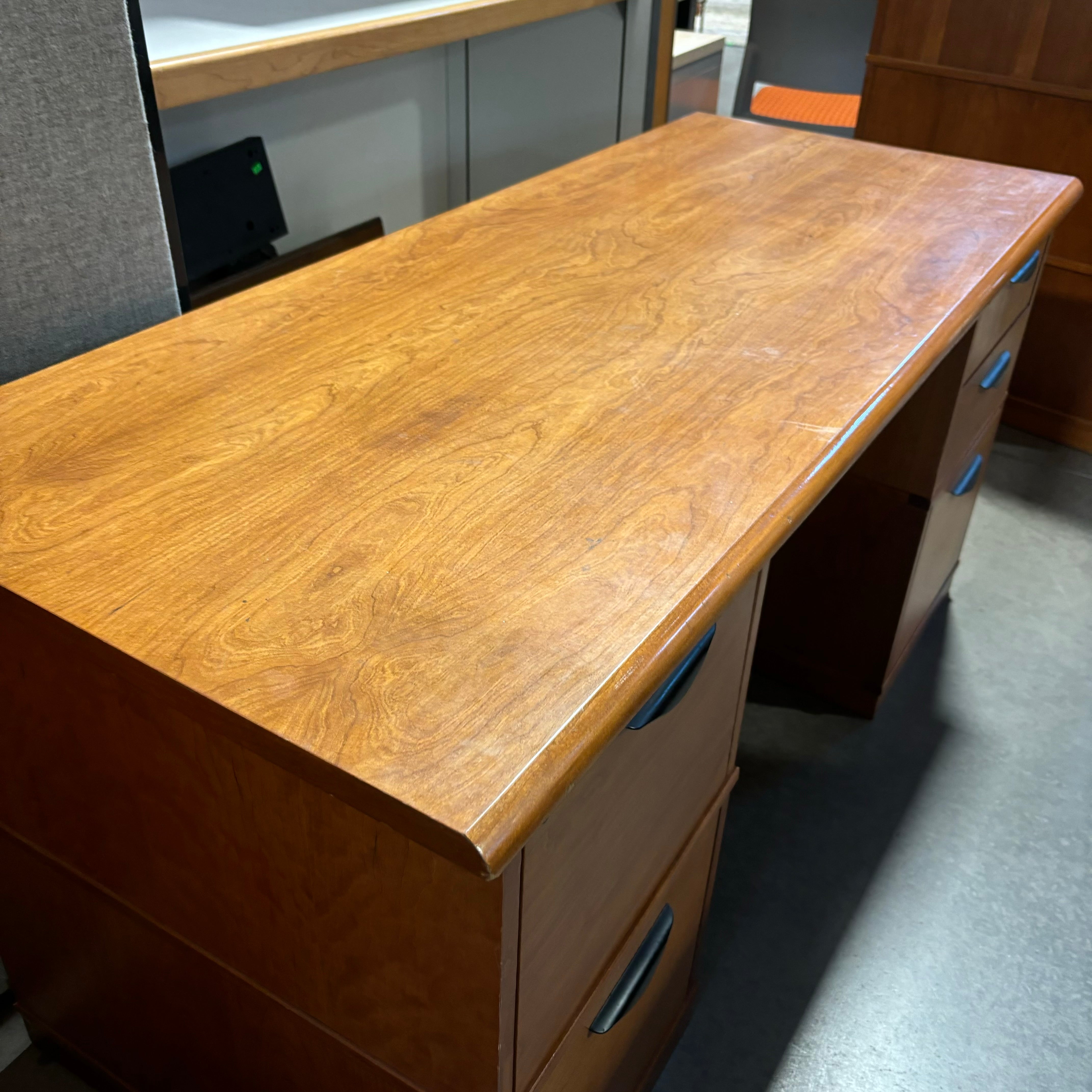 Lizell Quality Furniture Cherry Wood 5 Drawer Desk 60"x 25"x 29"