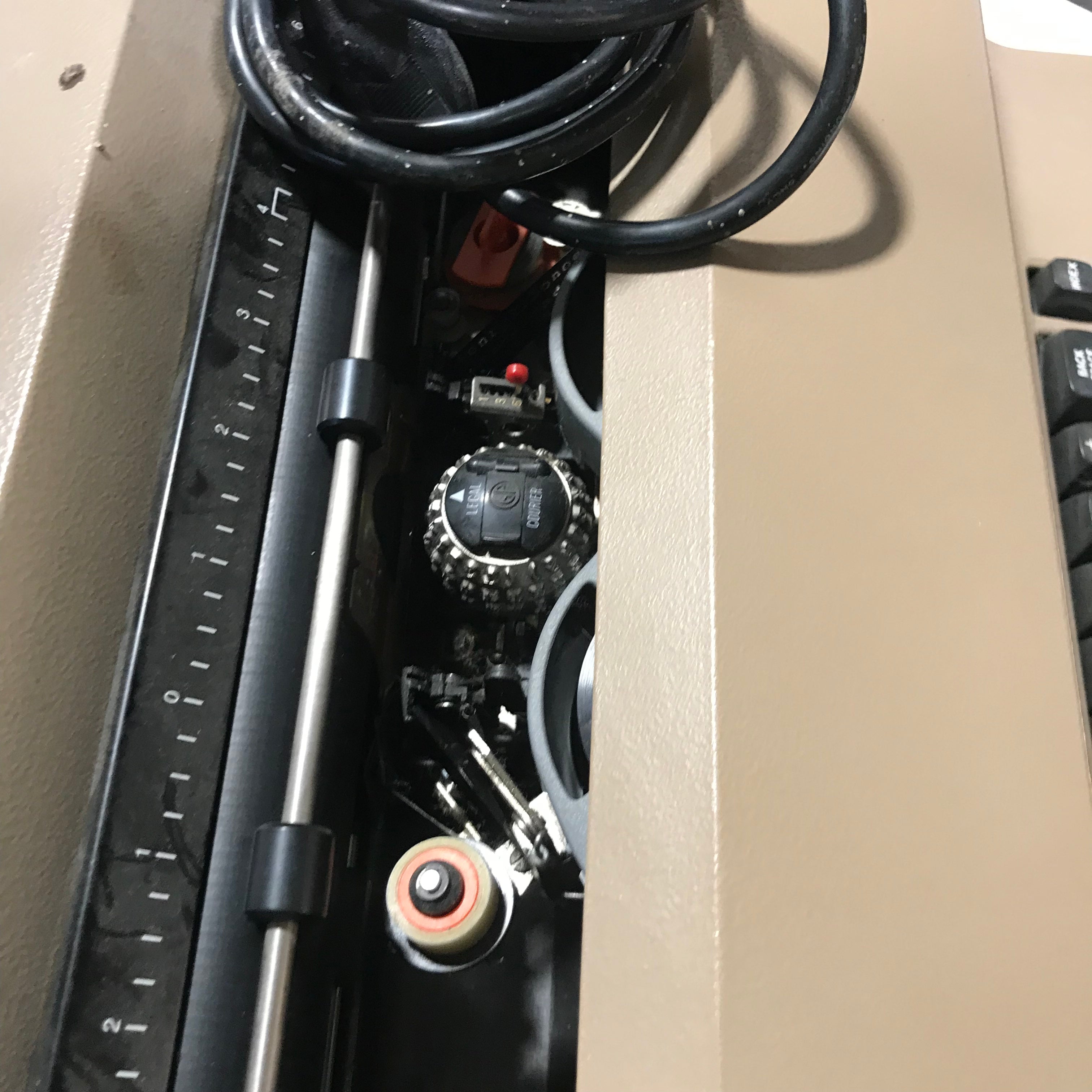 Silver-Reed 225 C Typewriter