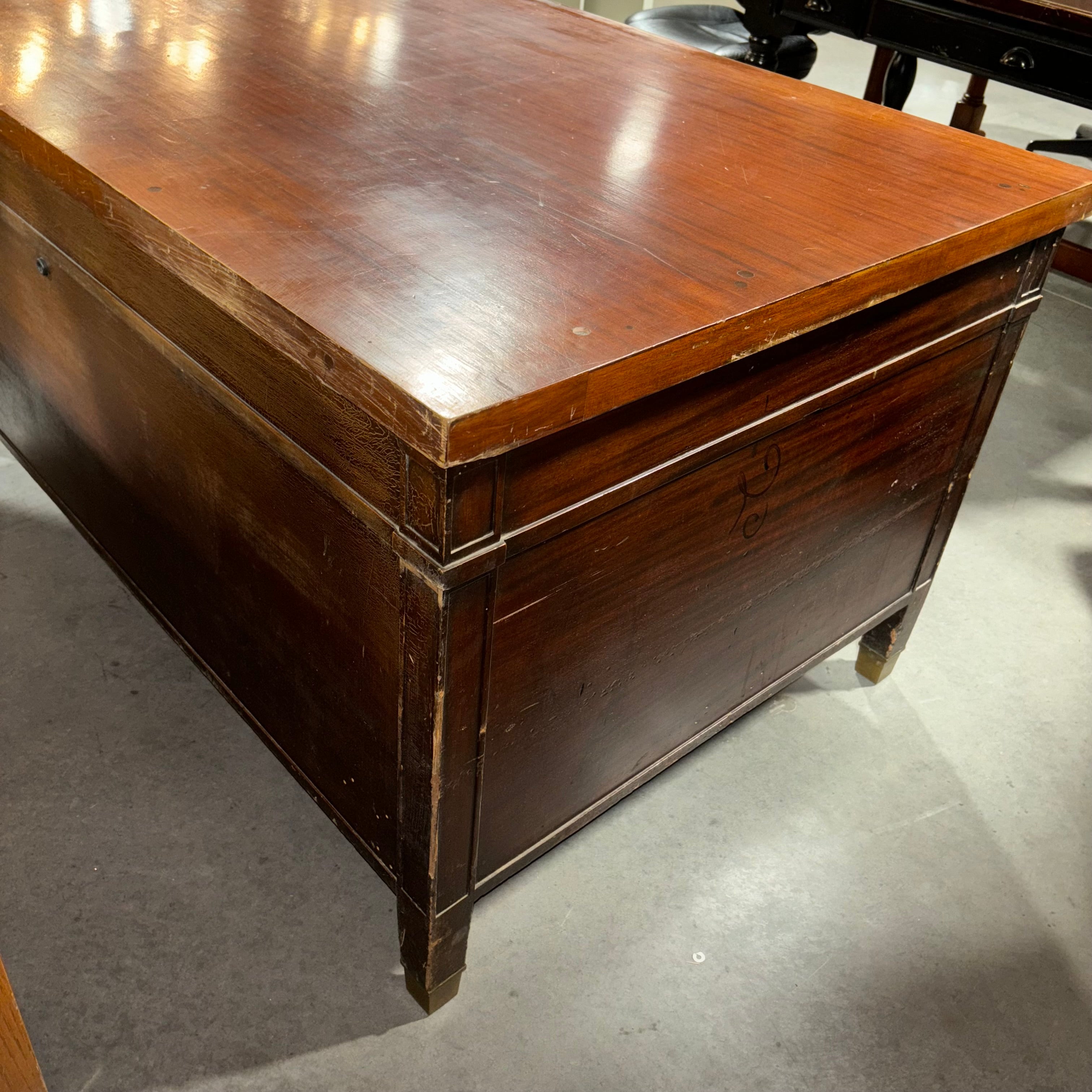 Doten Dunton Desk Co Antique Red Brown Finish Solid Wood 9 Drawer & 2 Pullout Surfaces Desk 60"x 38"x 31"