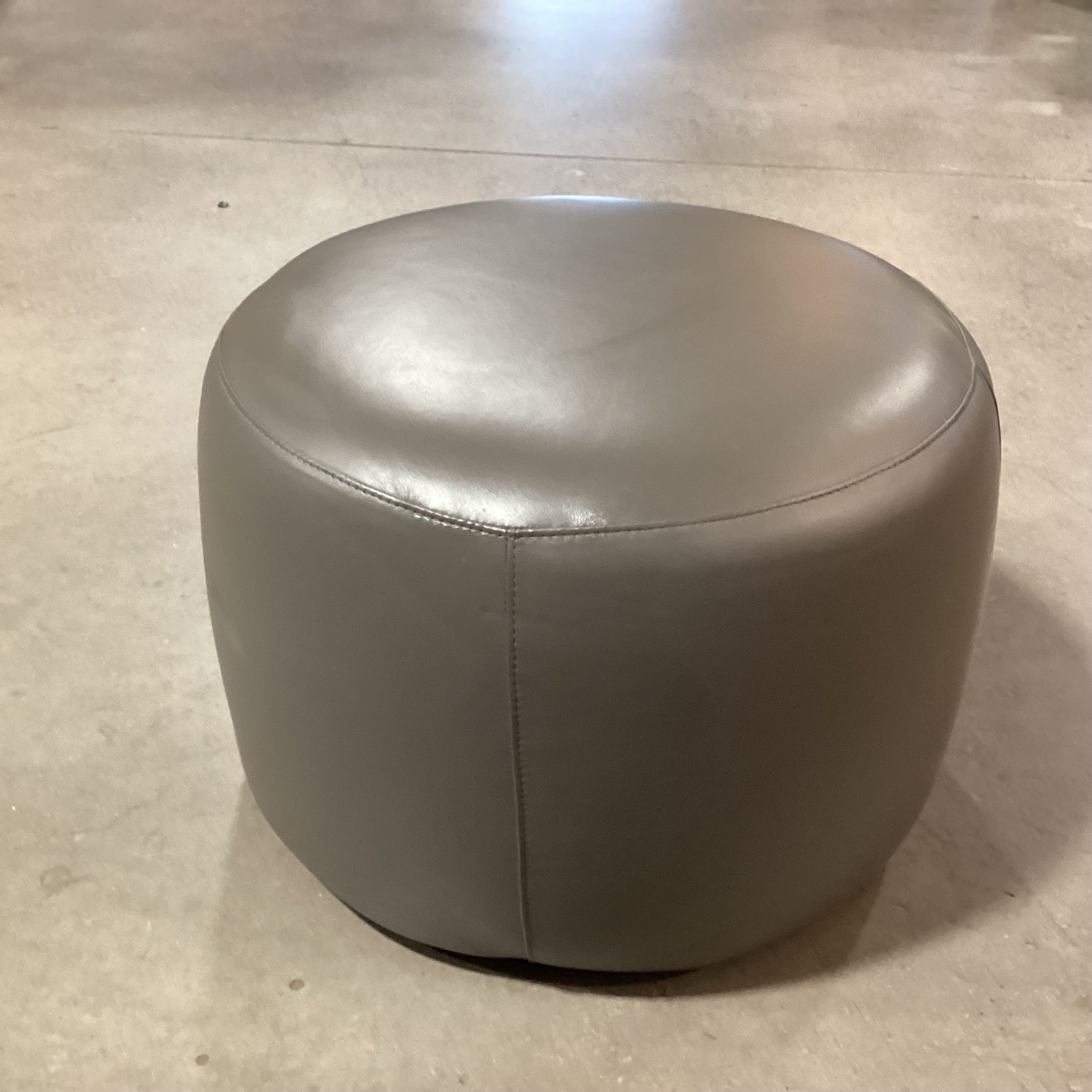 American Leather Room & Board Round on Casters Grey Leather Ottoman 22" DIameter x 16"