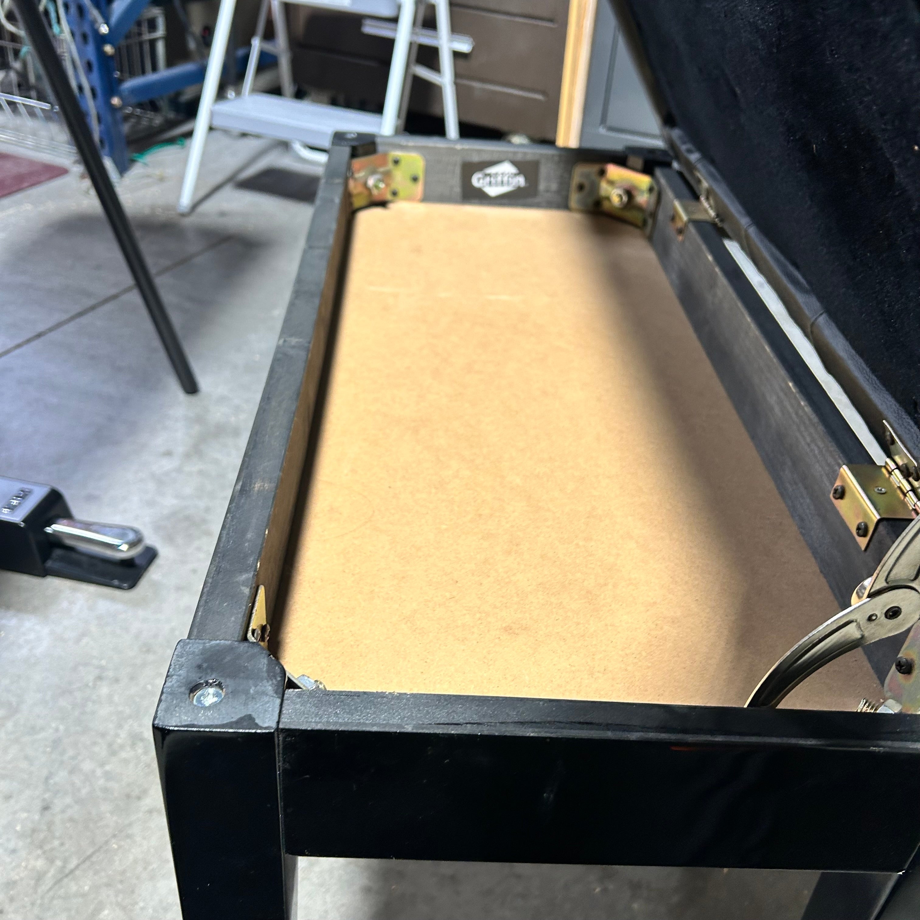 Korg SP-280 Electric Piano With Bench 52"x 16"x 31"