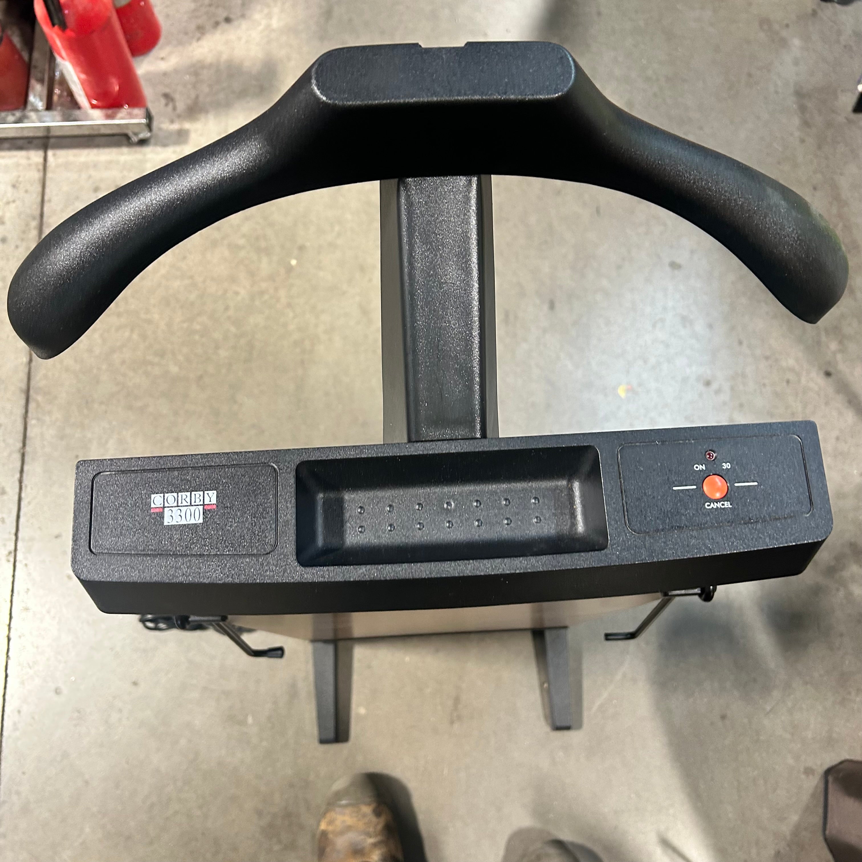 Corby 3300 Pant Steamer 18"x 13"x 43"