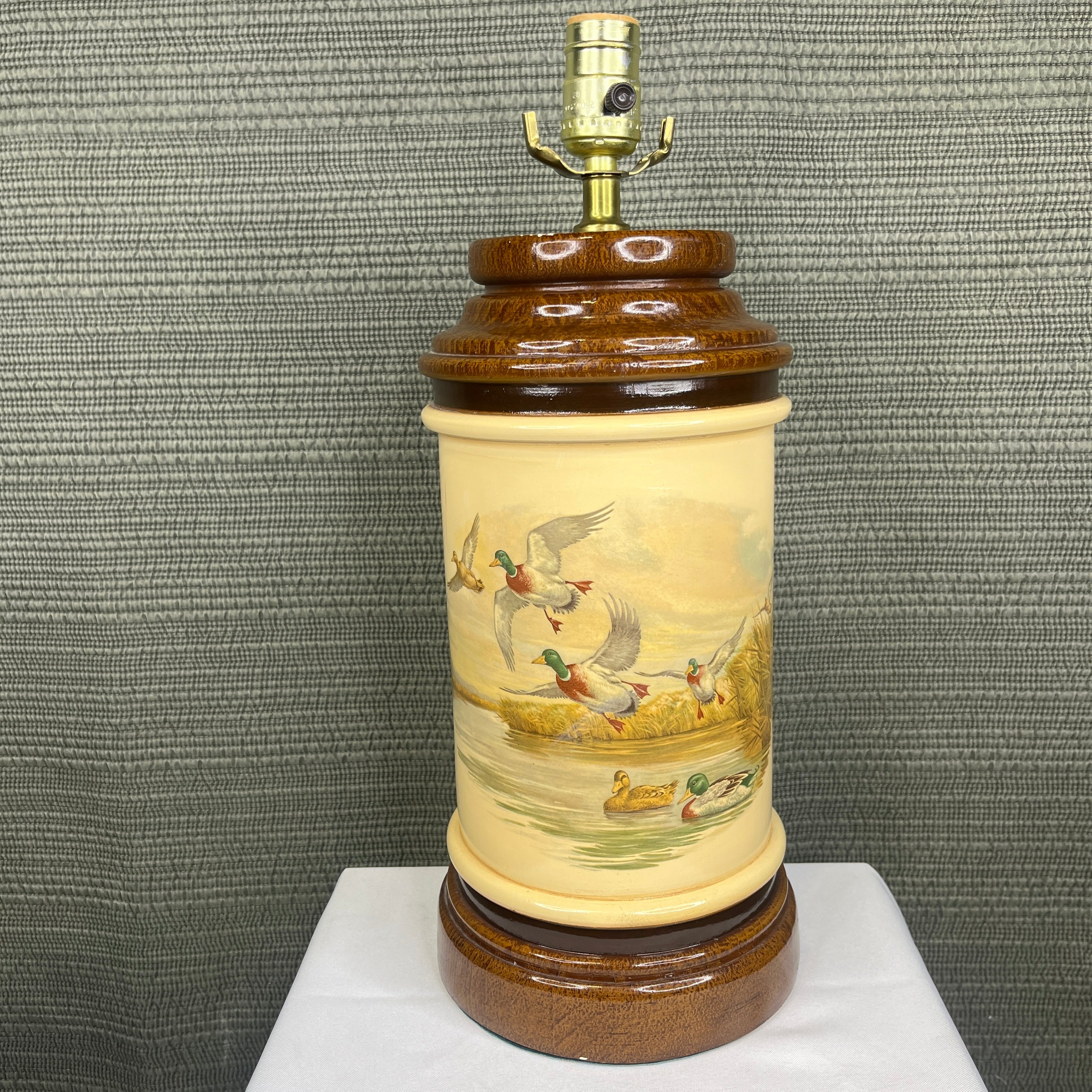 Scenic Porcelain and Wood Painted Duck Pond Table Lamp 7” Diameter x 17”