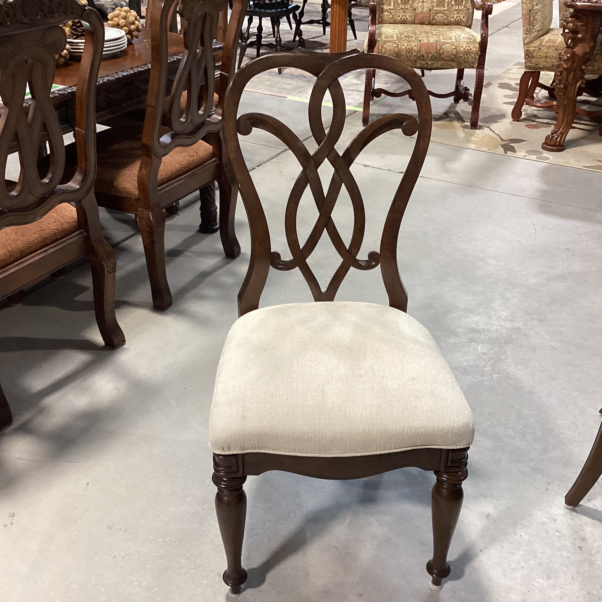Hooker Furniture Dark Finish Wood & Veneer 2 Leaf Table with 8 Chairs Dining Set 112"x 44"x 30.5"