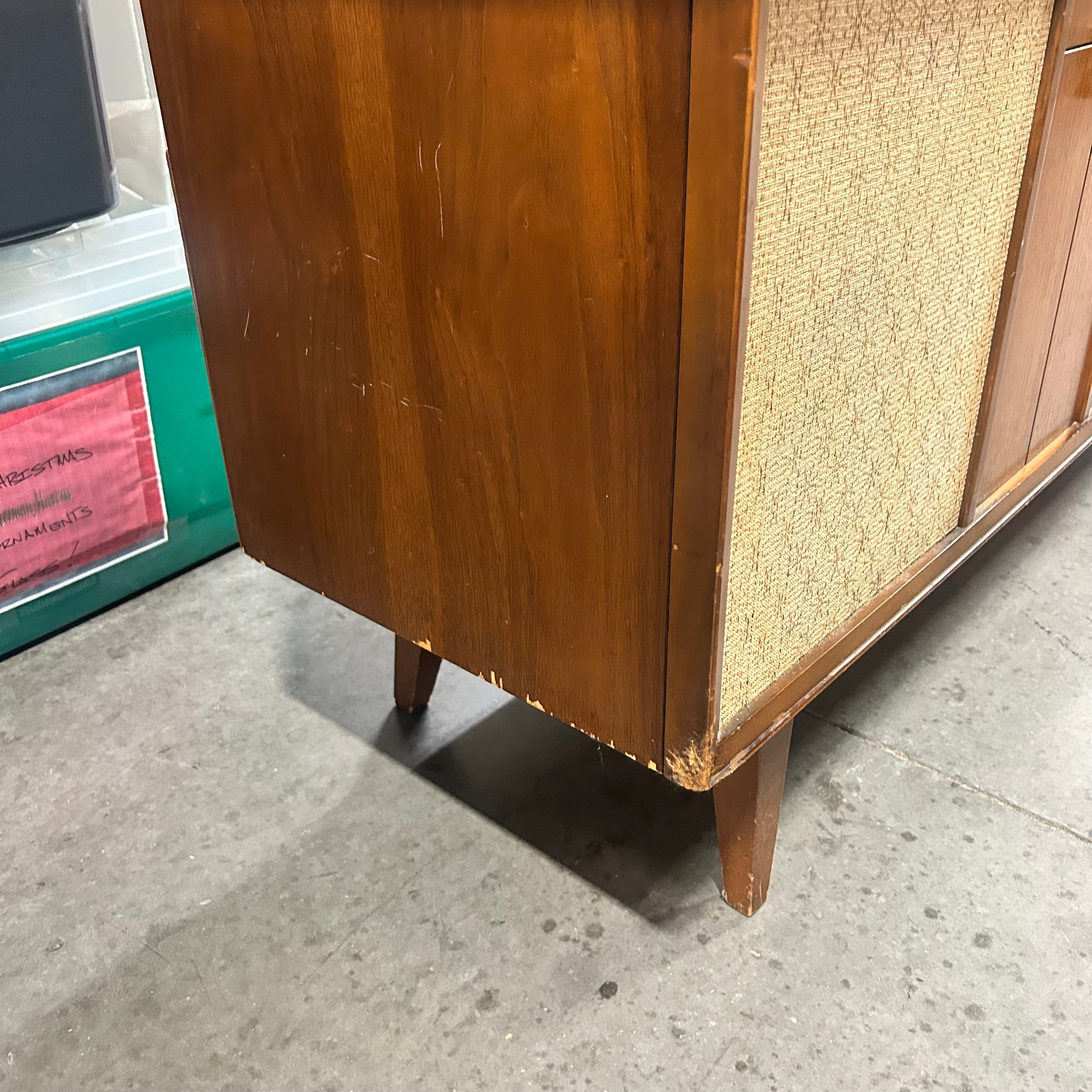 ZenithStereophonic High Fidelity Phonograph Model: MT1960