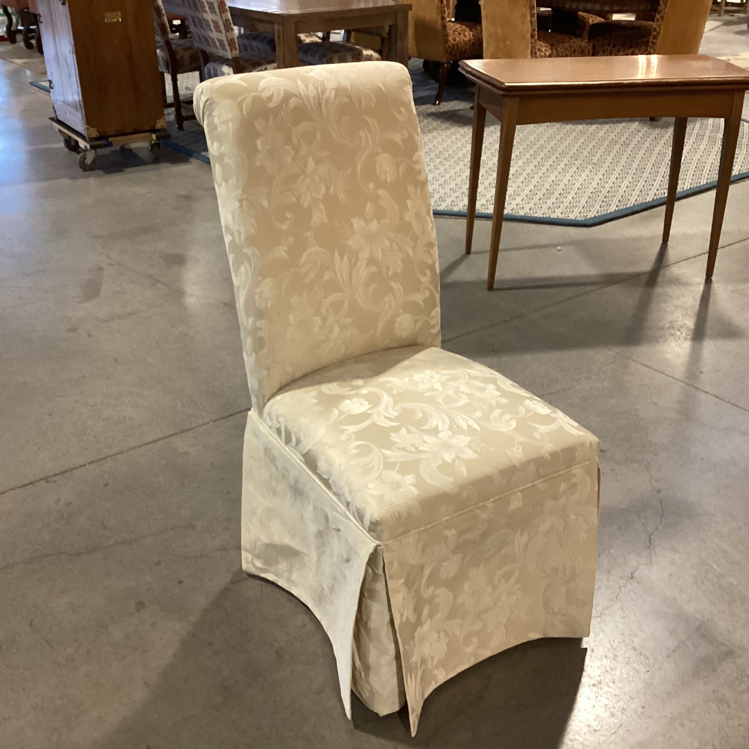 Cream Silk Like Raised Floral Slipper Chaise 20"x 24"x 41"