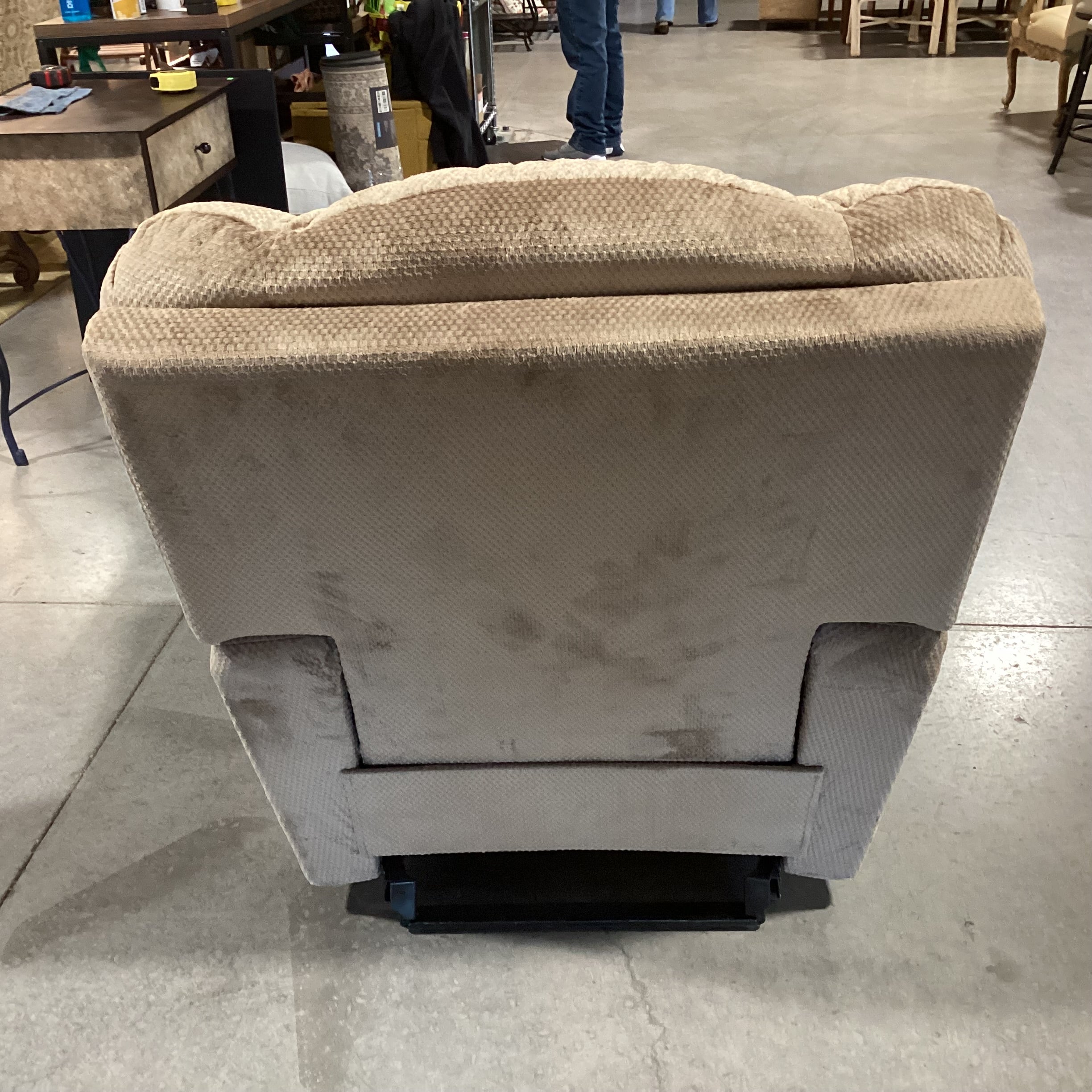 La-Z Boy Beige Tan Wove Chenille Plush Recliner Chair 40"x 36"x 38"