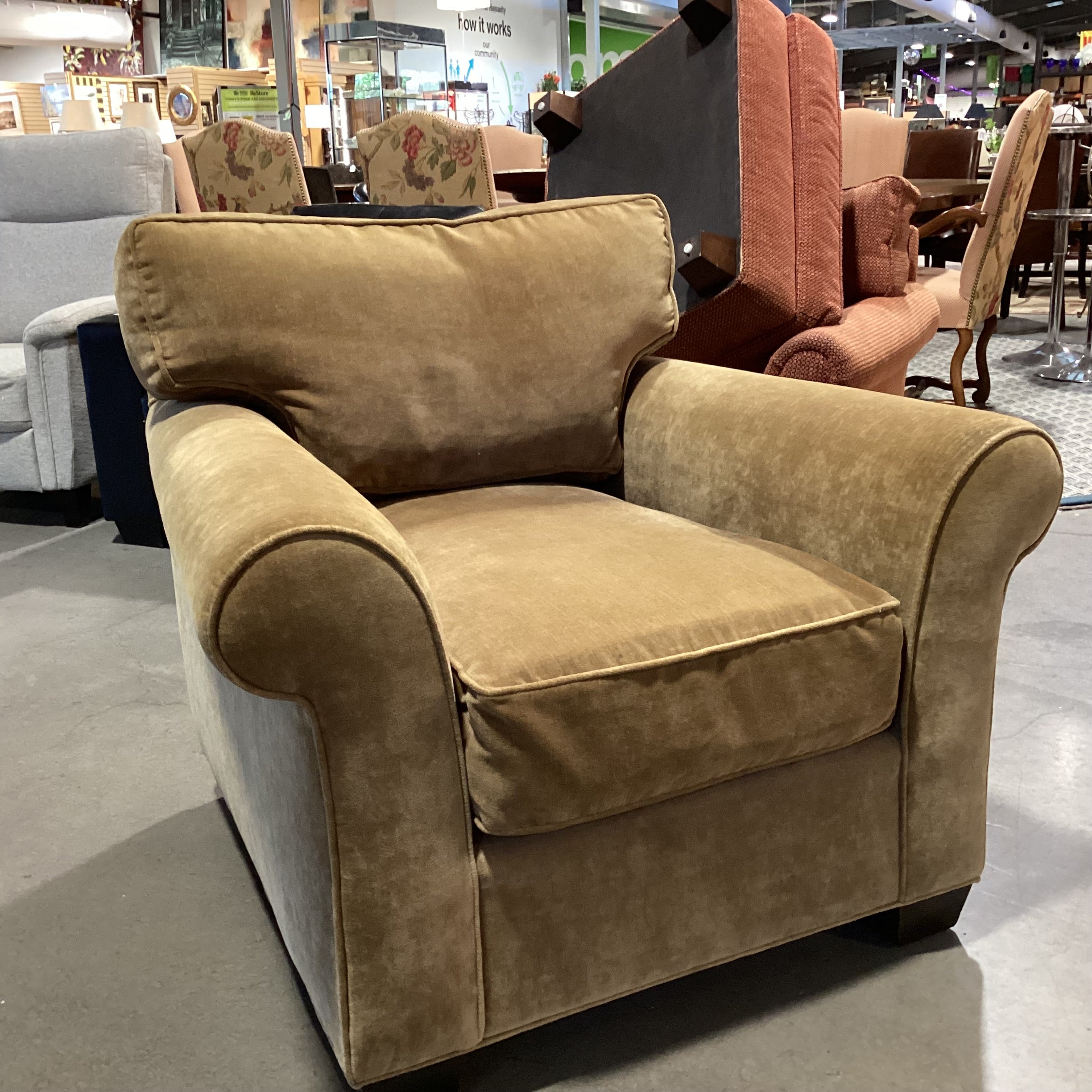 Richter Furniture Golden Velvet Roll Arm Chair 42"x 38"x 32"