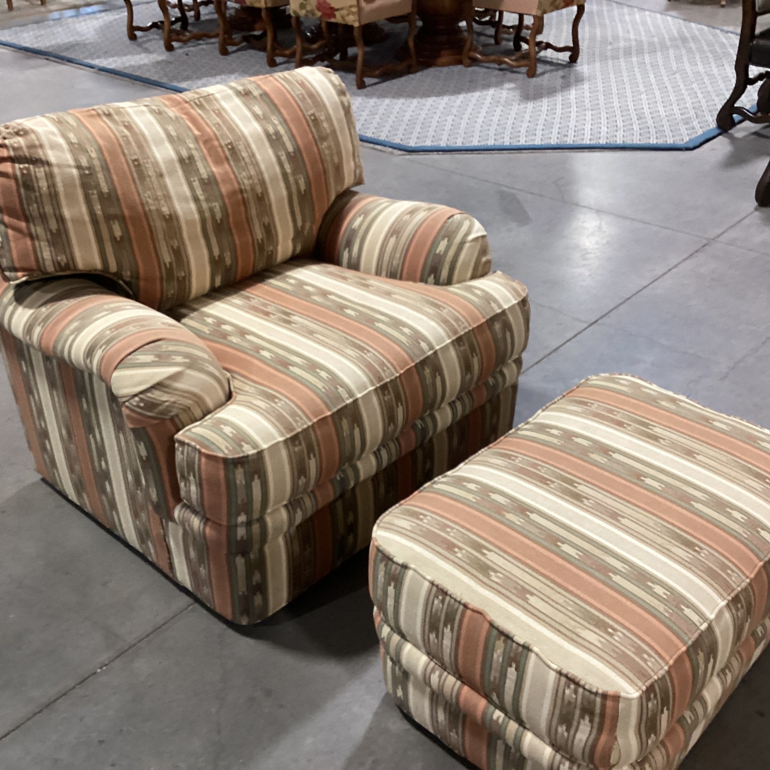 Hancock & Moore Cream Peach Brown Sage Southwest Design with Ottoman Chair 41"x 36"x 31"