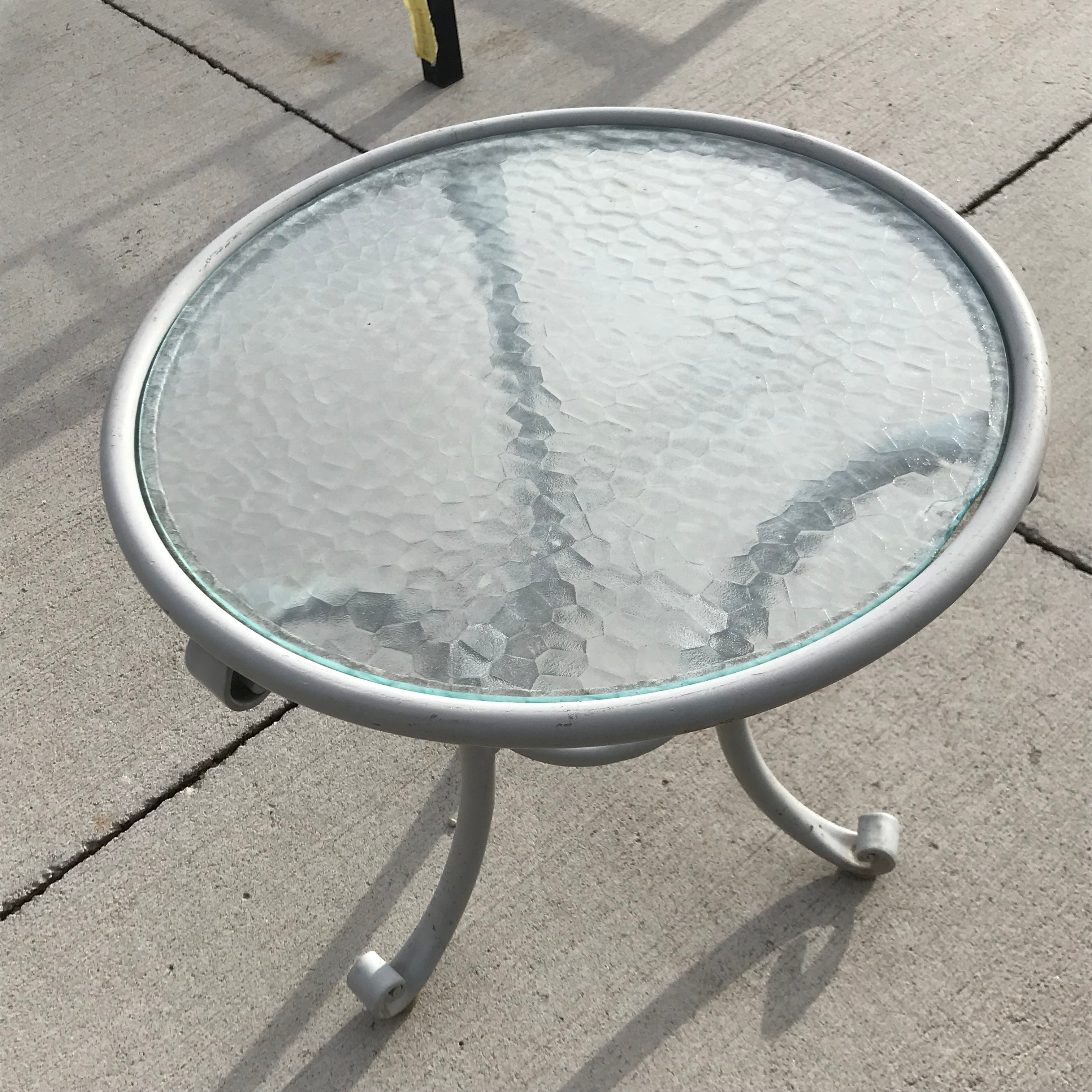 Brown Jordan Glass Patio Side Table 18"x 19" (Dia)