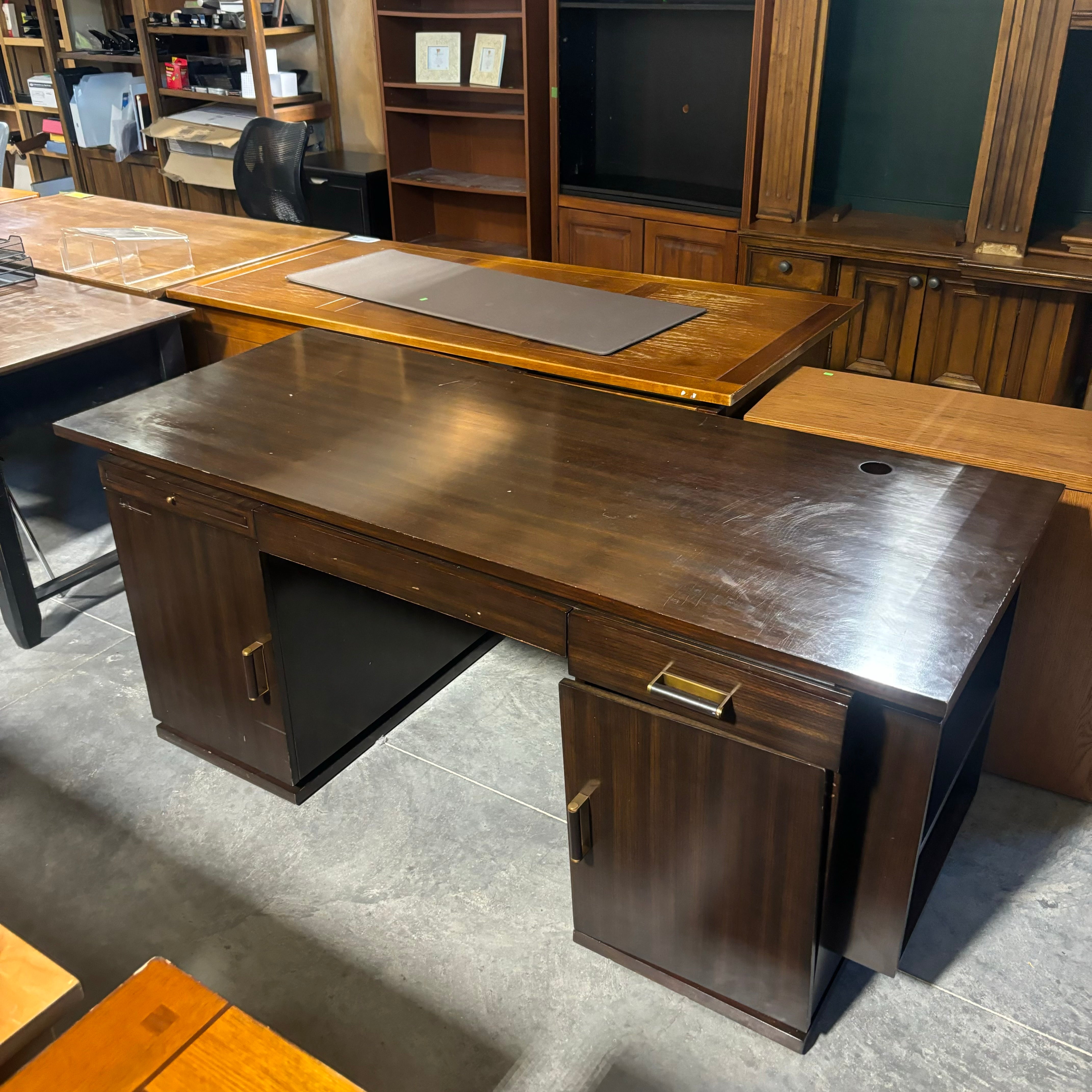 Hickory Chair By David Phoenix Caravelle 2 Door Multi Drawer Desk 72"x 32"x 30"