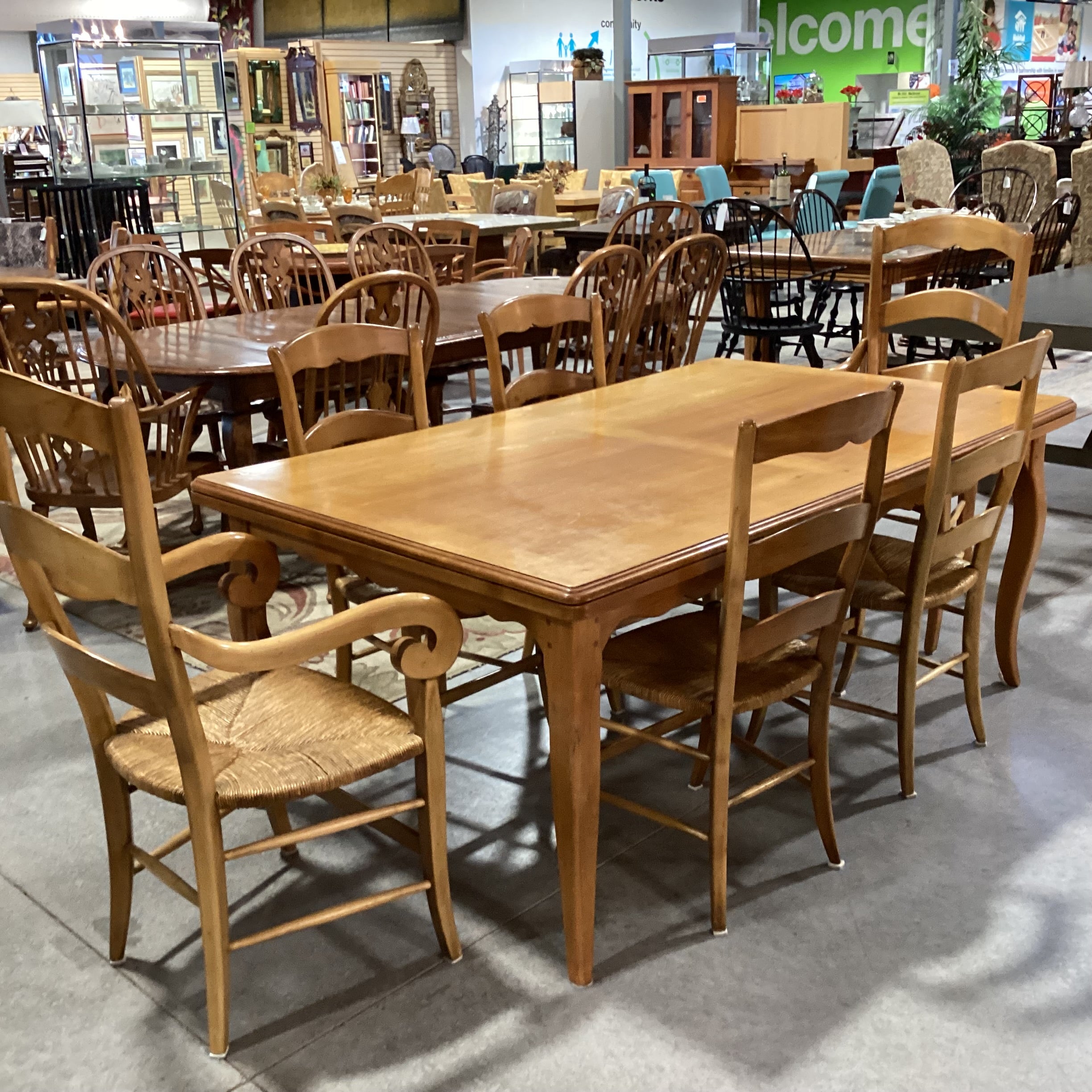 Light Finish Carved Wood End Extend Leaves Table & 6 Chairs Dining Set 72" to 111"x 43"x 30"