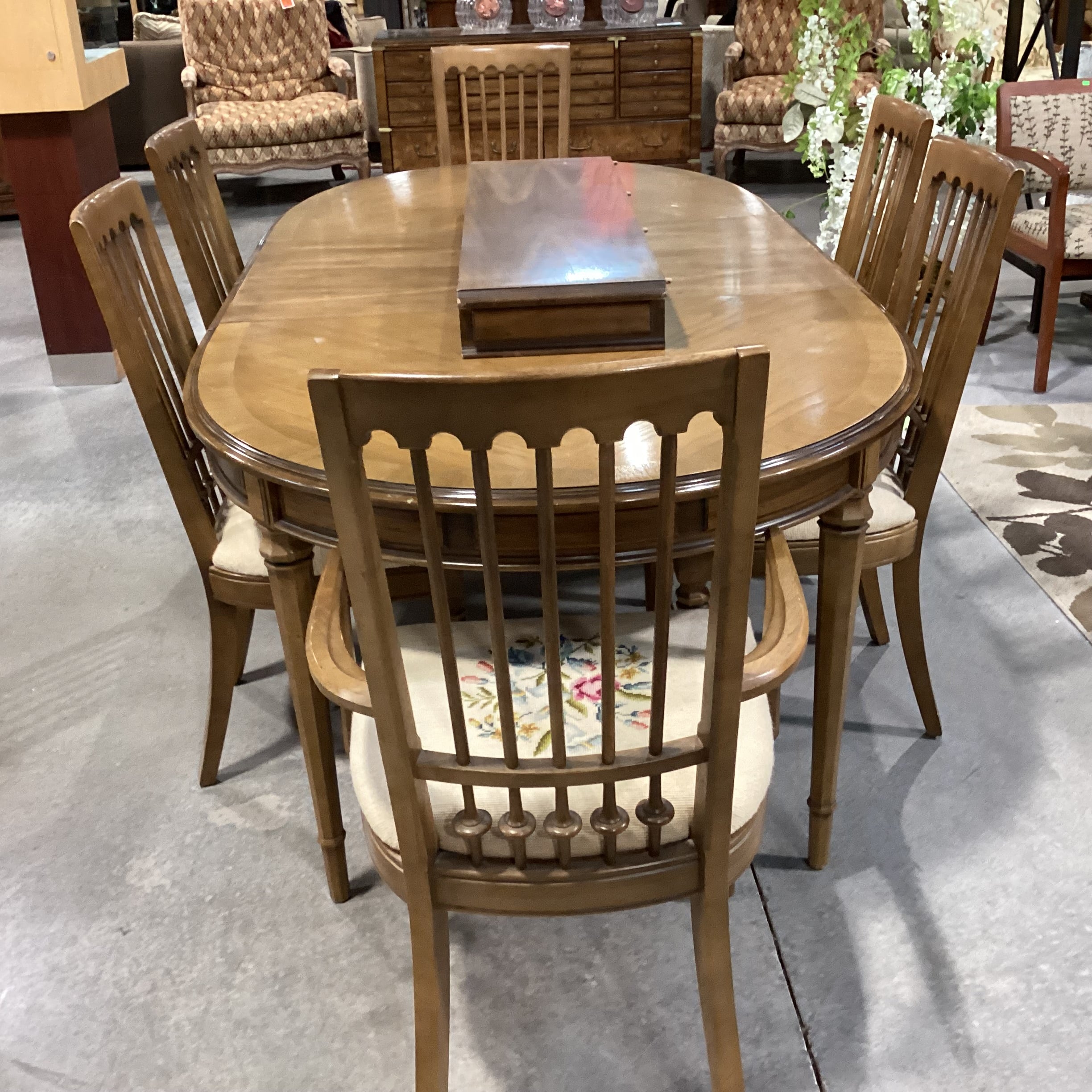 Vintage Drexel Carved Wood & Veneer 3 Leaf Table with 6 Needlepoint Chairs Dining Set 64" to 100"x 44"x 29.5"