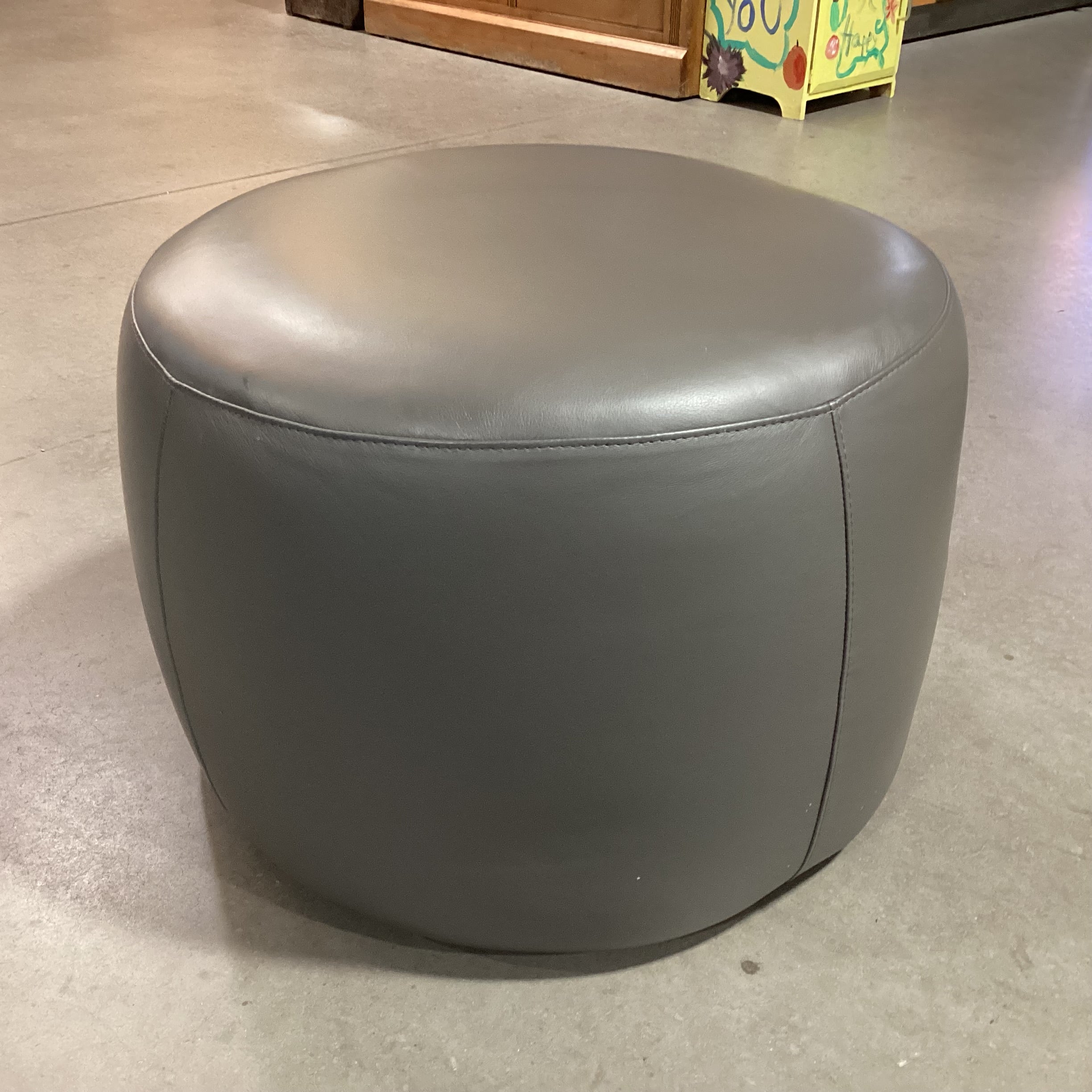 American Leather Room & Board Round on Casters Grey Leather Ottoman 22" DIameter x 16"