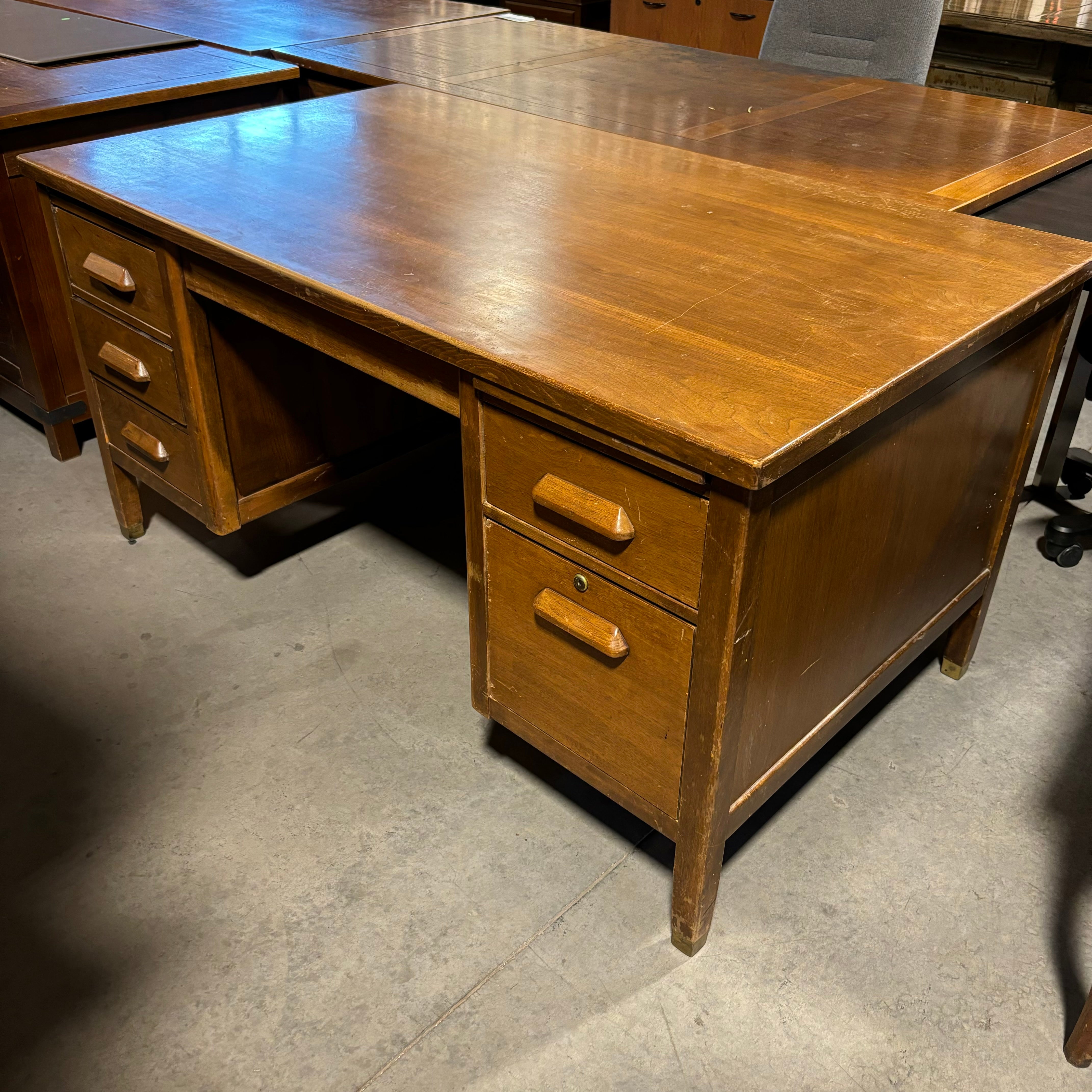 Oak 6 Drawer with Pullout Surface Desk 60"x 34"x 30"