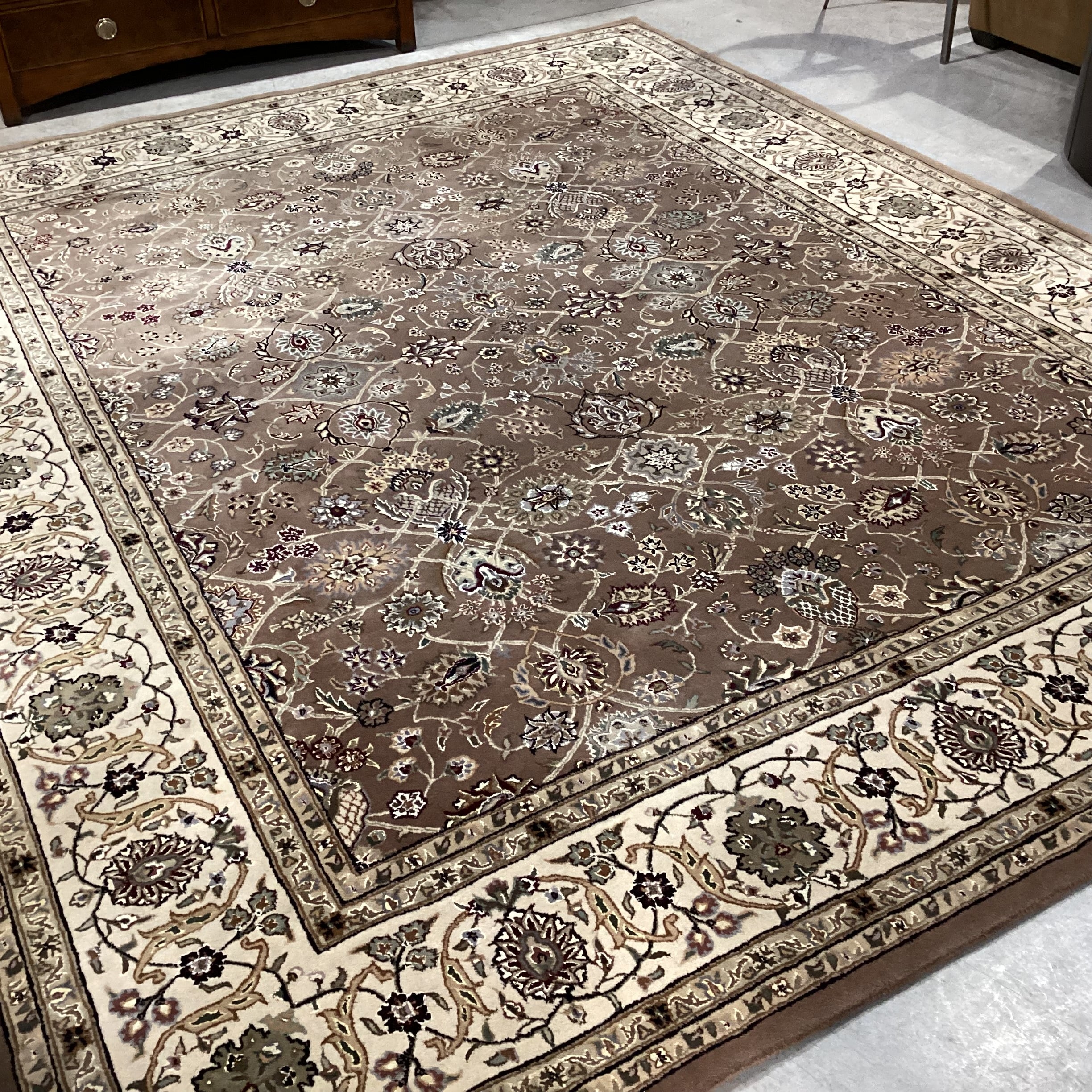 Nourison 2000 Collection Taupe Cream Black Floral Wool Rug 7'9" x 9'9"