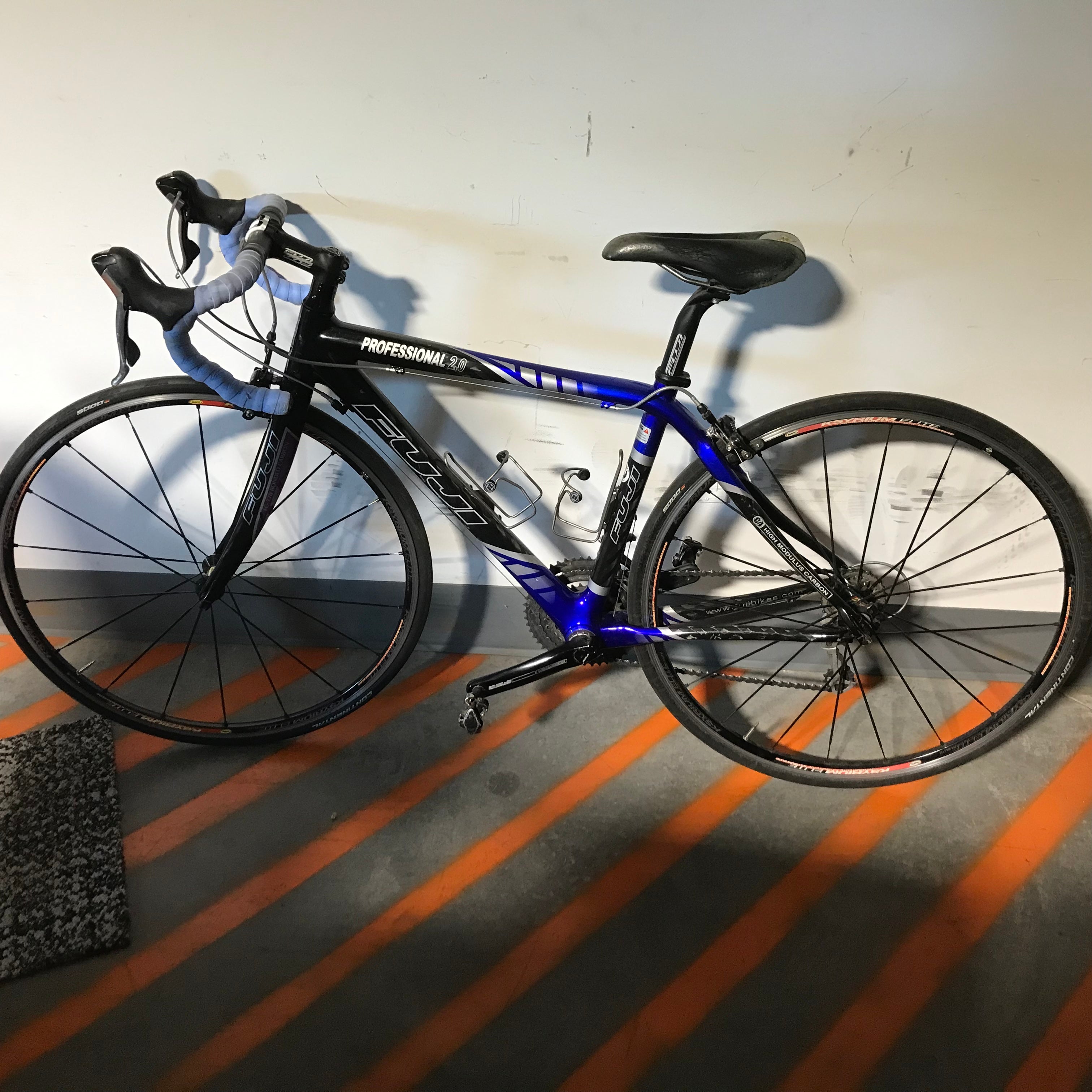 Fuji Professional 2.0 Blue/Black 44cm 30 Speed Carbon Road Bike