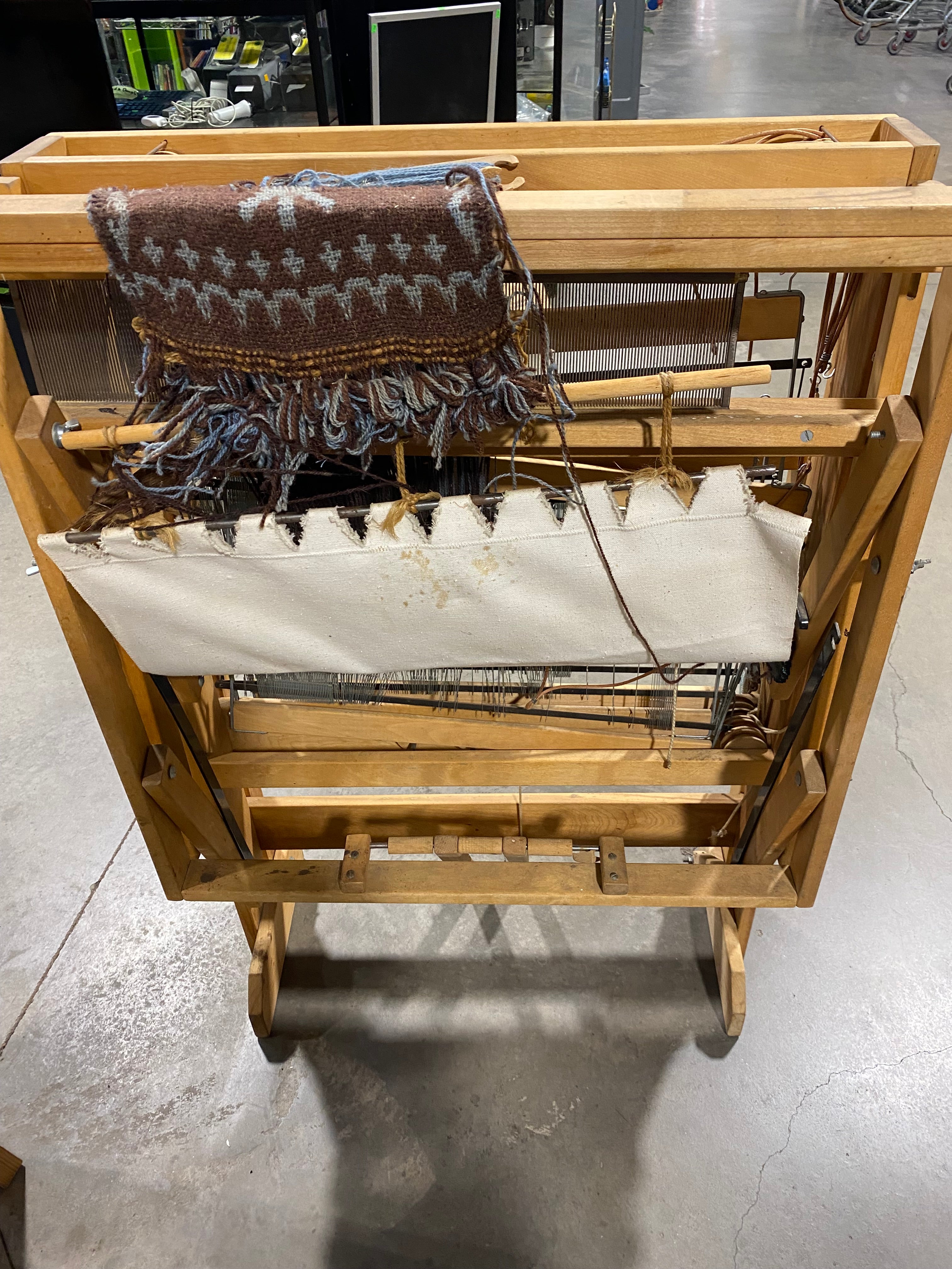 1970's Harrisville Designs 22" Model A8 Floor Loom 28"x 34"x 42"